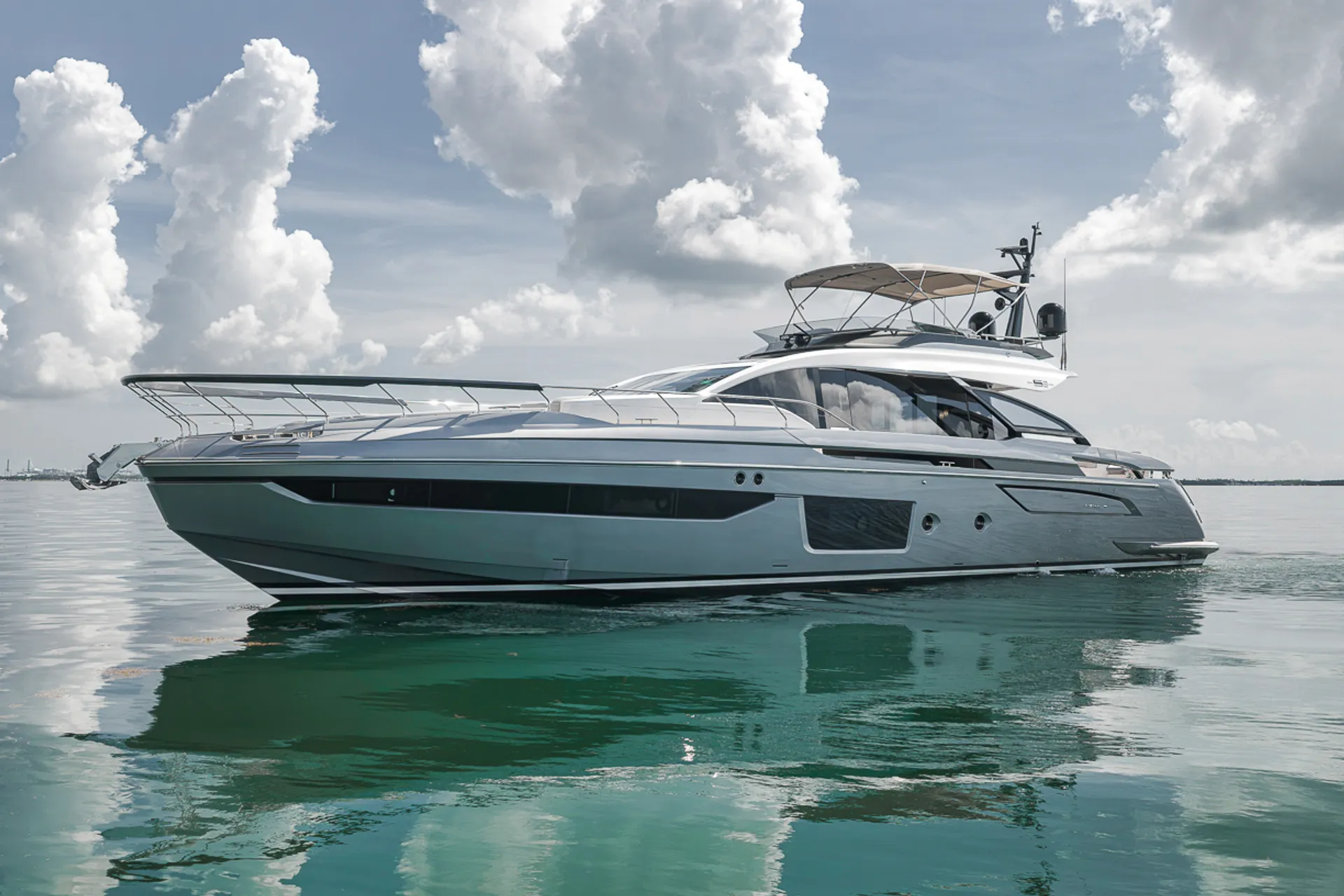 Enjoy Miami In Luxury 80ft Azimut S8 Mega Yacht