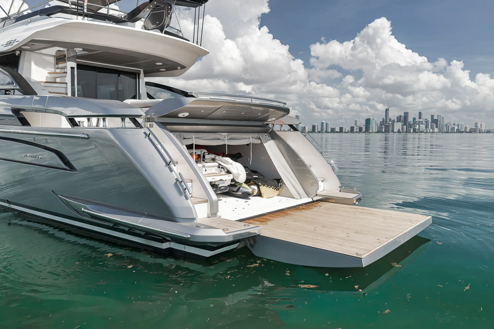 Enjoy Miami In Luxury 80ft Azimut S8 Mega Yacht