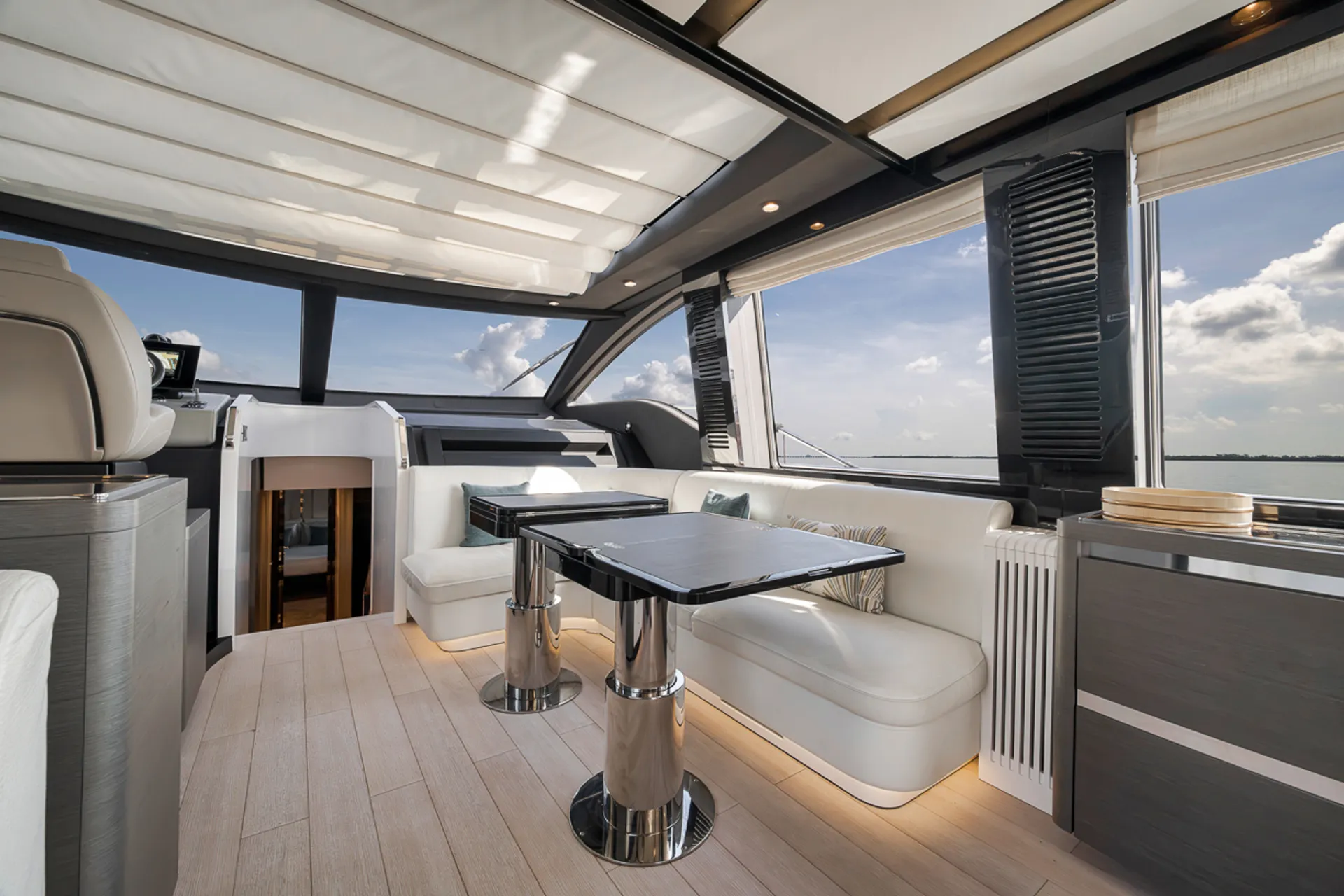 Enjoy Miami In Luxury 80ft Azimut S8 Mega Yacht