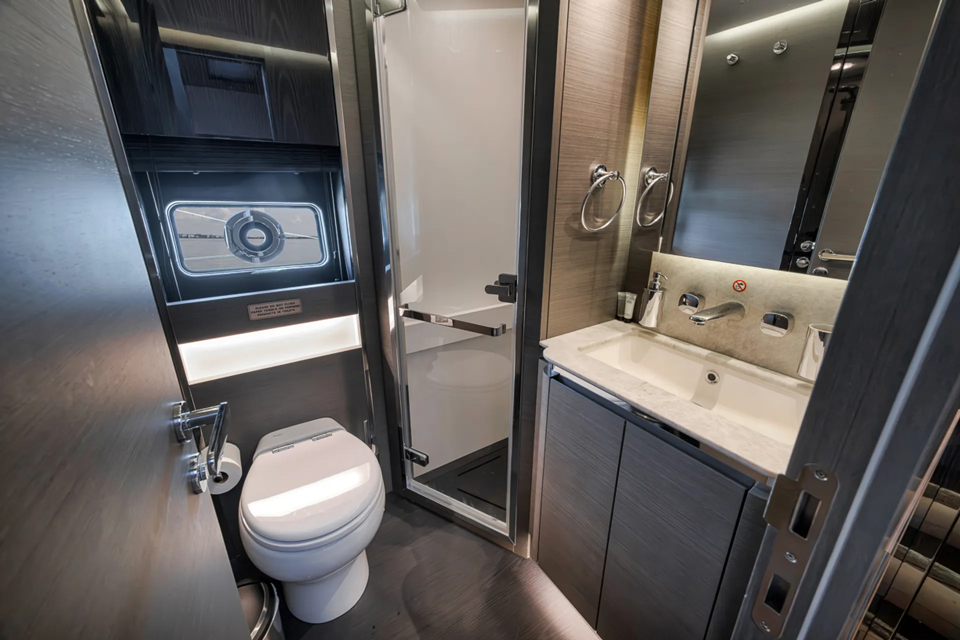 Enjoy Miami In Luxury 80ft Azimut S8 Mega Yacht