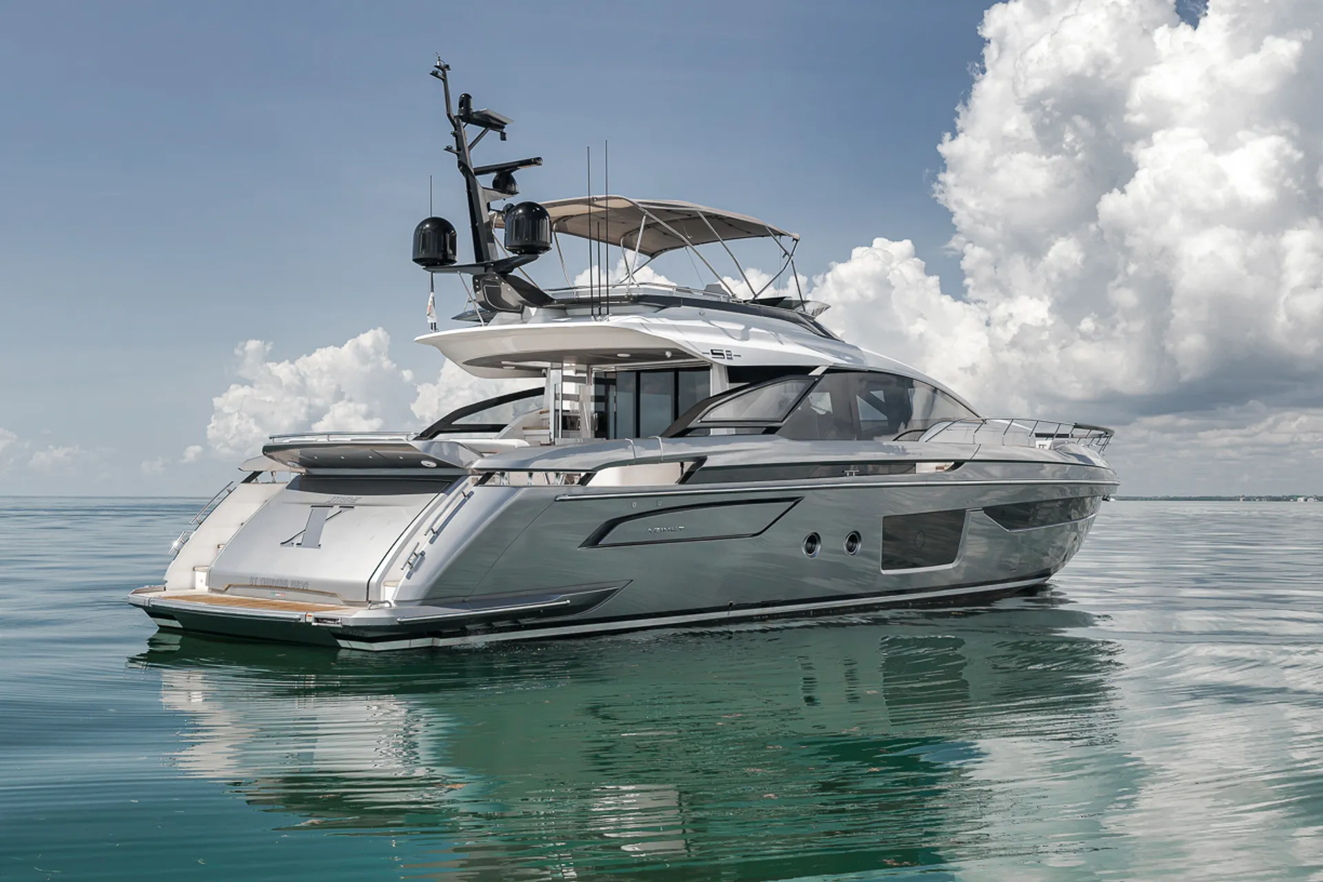 Enjoy Miami In Luxury 80ft Azimut S8 Mega Yacht