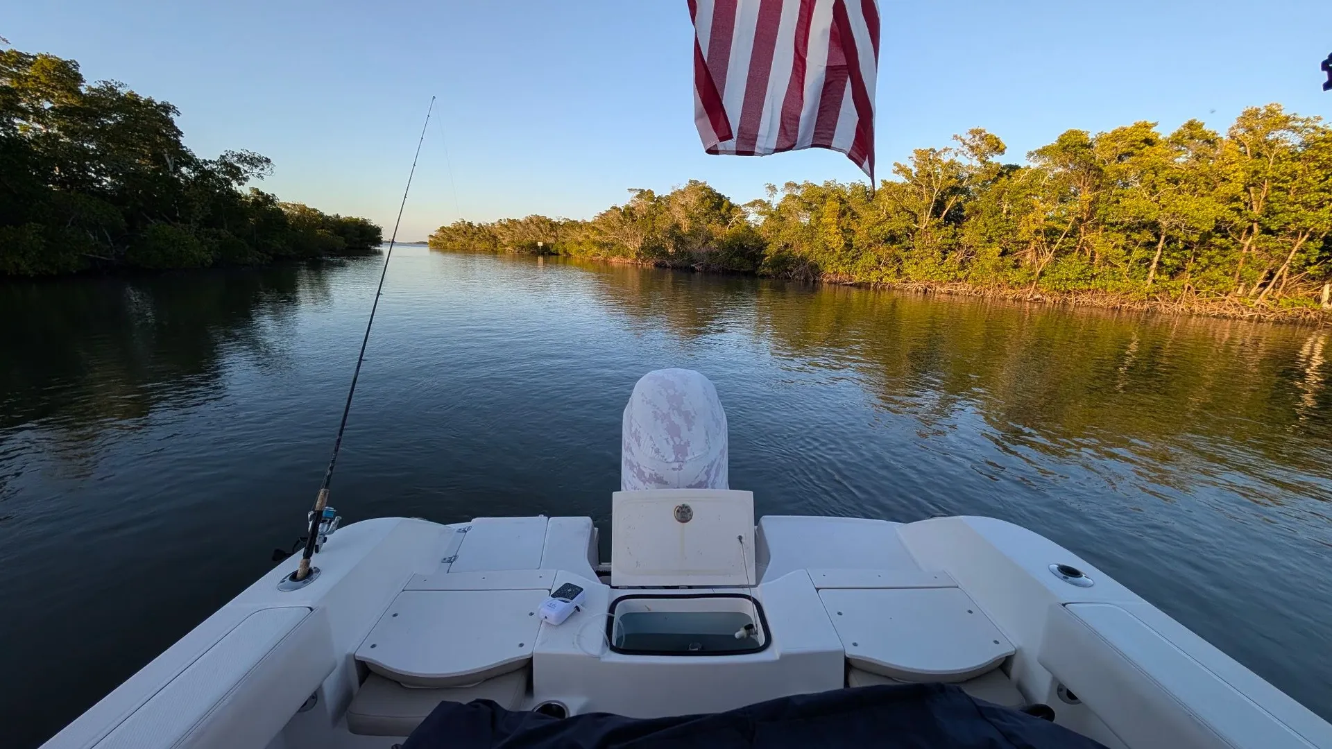 Robalo R200: Southwest Florida Fishing & Family Adventure Boat