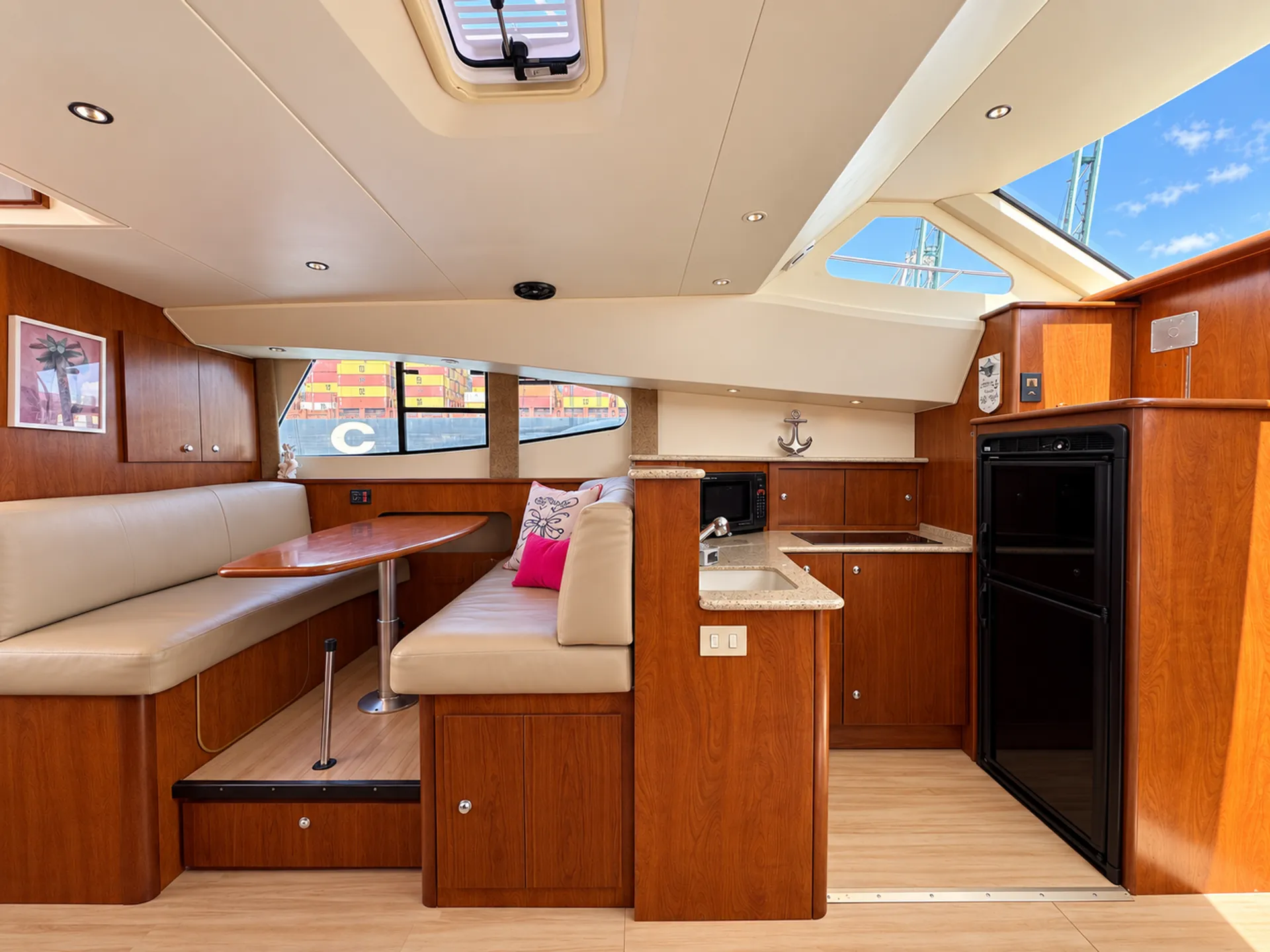SILVERTON MARINE 35 MOTOR YACHT in Miami, FL — photo 5