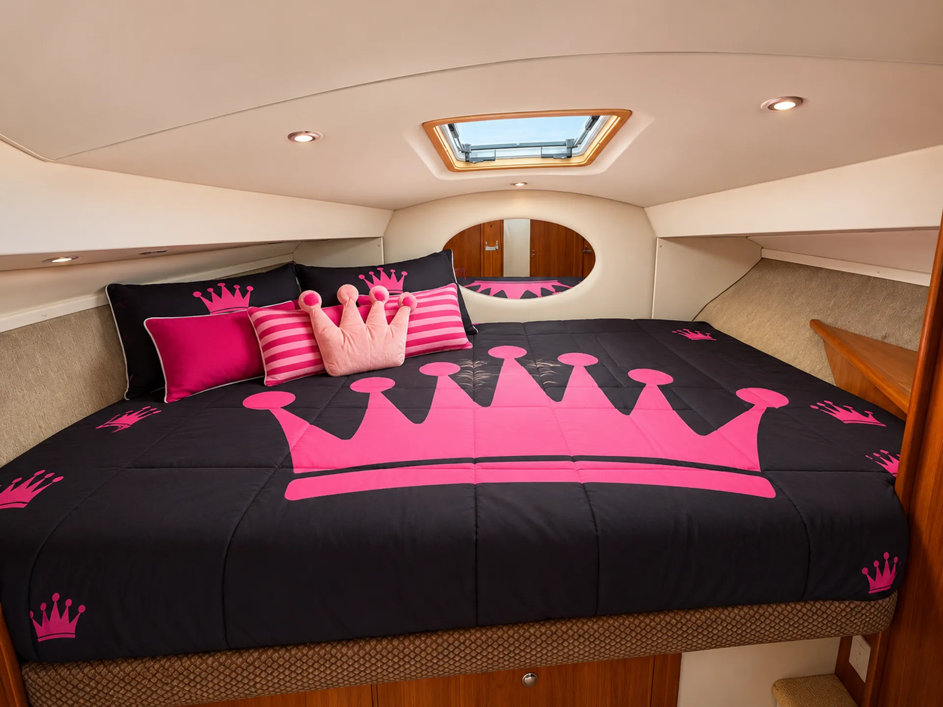 SILVERTON MARINE 35 MOTOR YACHT in Miami, FL — photo 6