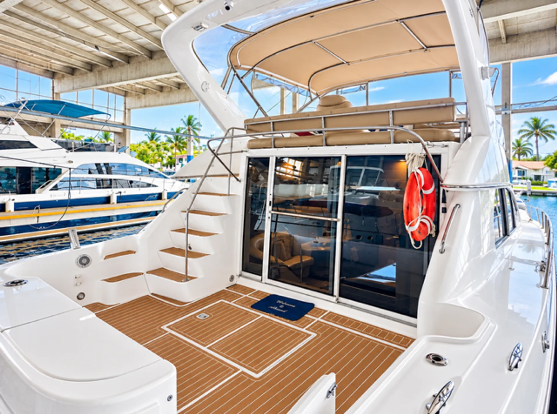 50ft LUXURY FLYBRIDGE INCLUDE 2 FREE JETSKIS!