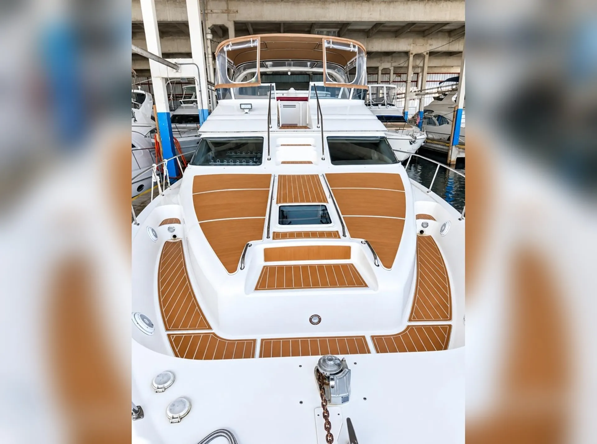 50ft LUXURY FLYBRIDGE INCLUDE 2 FREE JETSKIS!