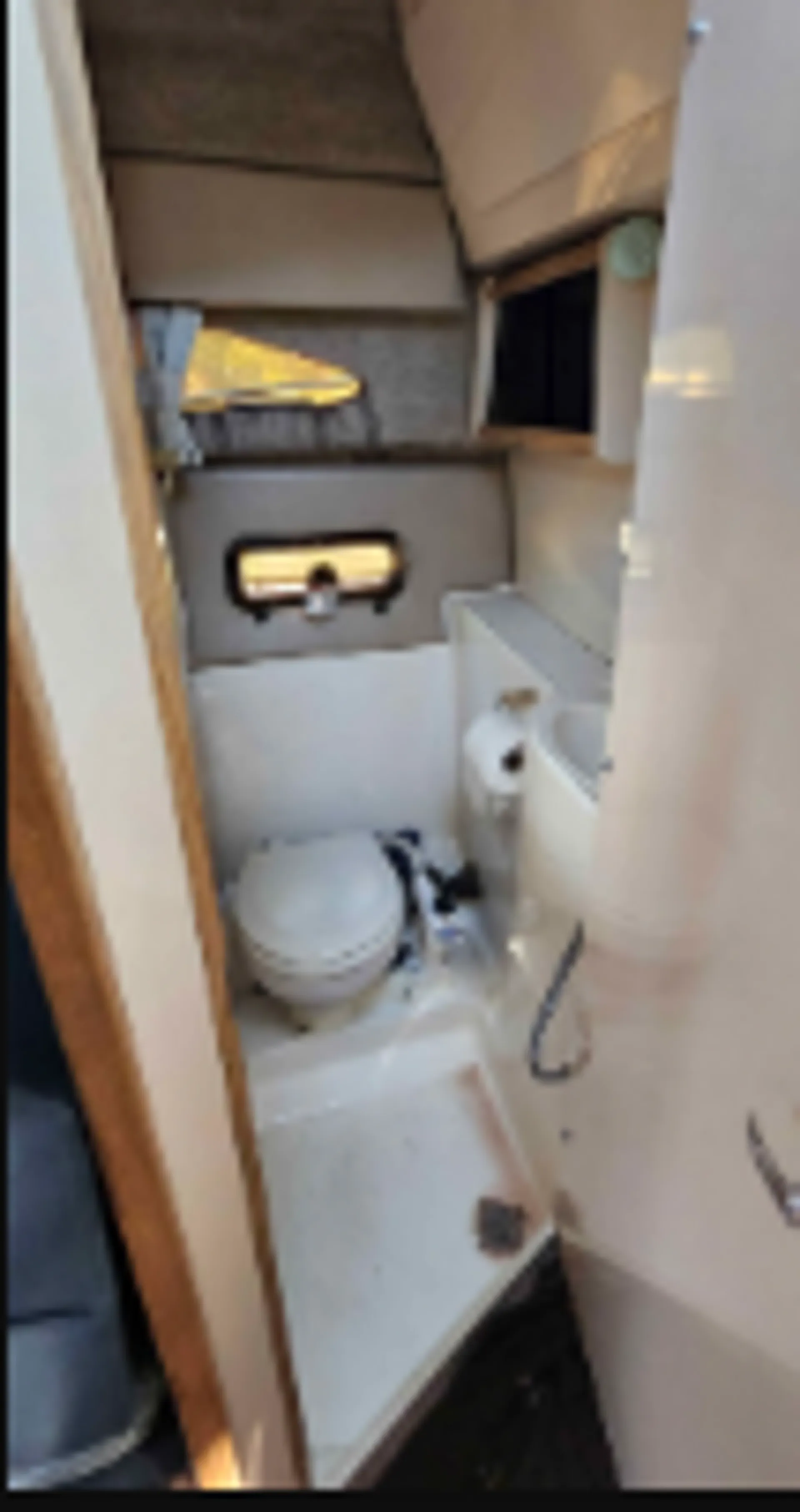 BAYLINER 2655 CIERA SUNBRIDGE in Kent, WA — photo 5