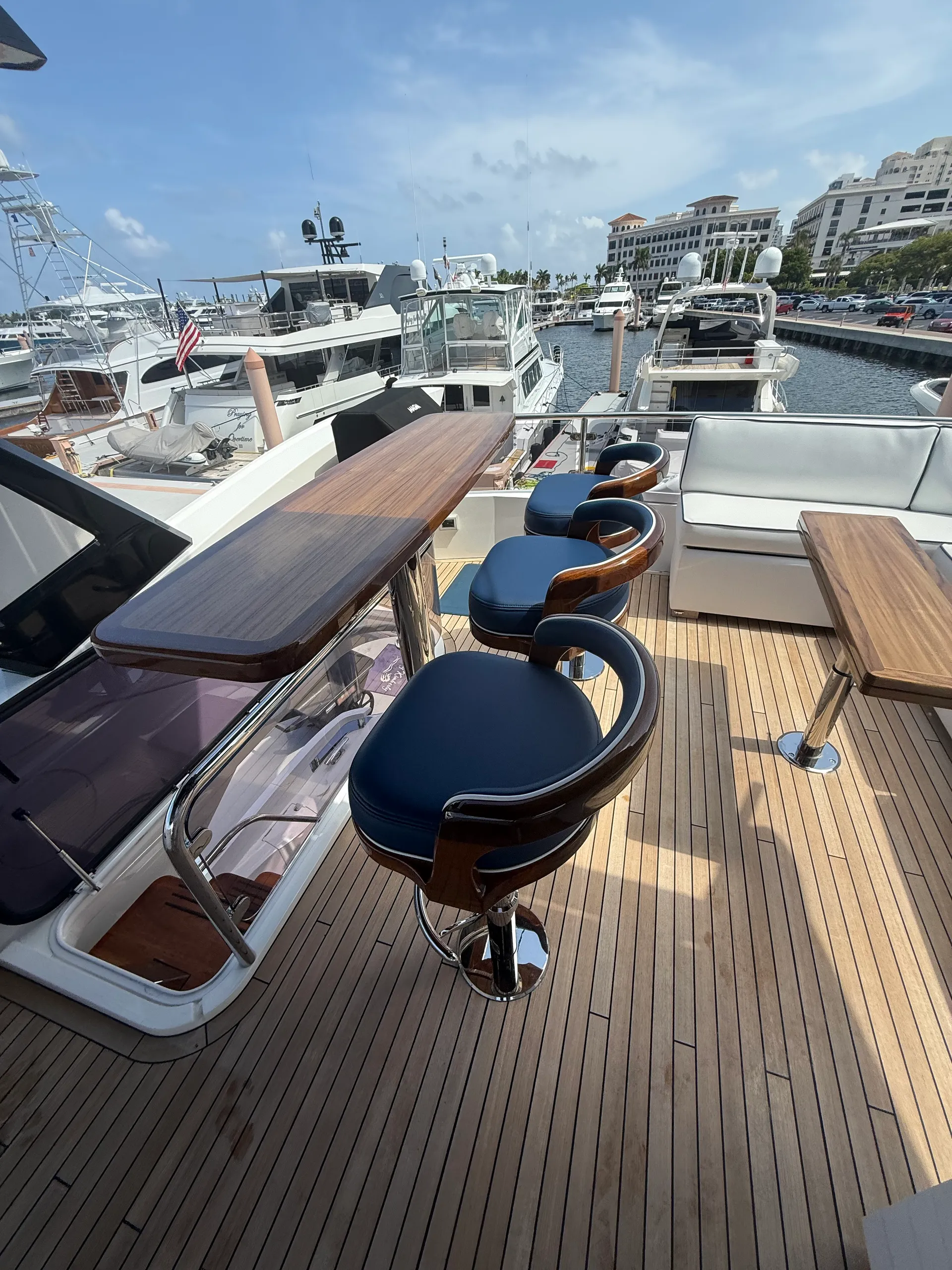 Sunseeker 70 Manhattan Fly  in West Palm Beach, FL — photo 4