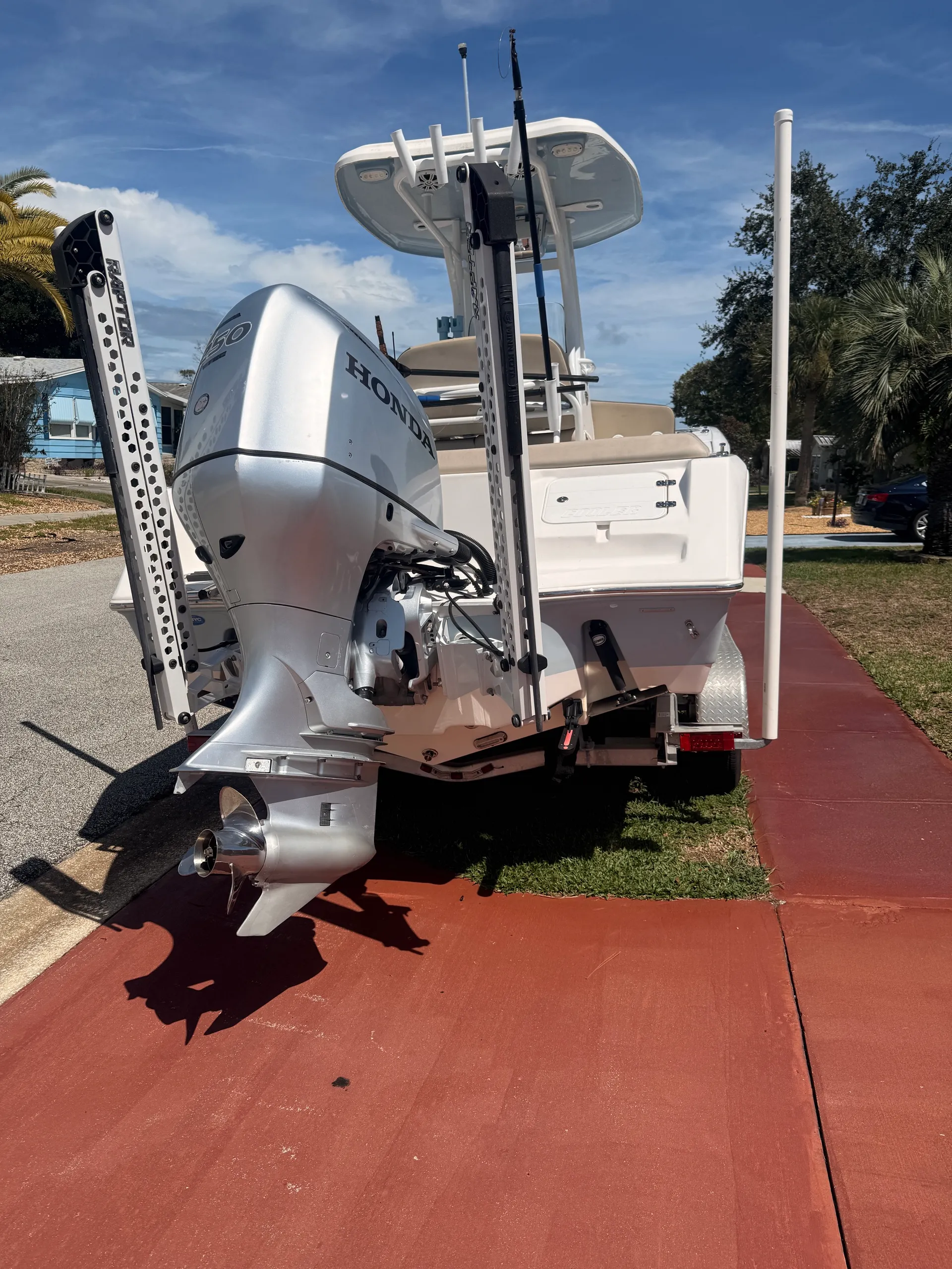 TIDEWATER BOATS 230 LXF W/250HP in Ponce Inlet, FL — photo 2