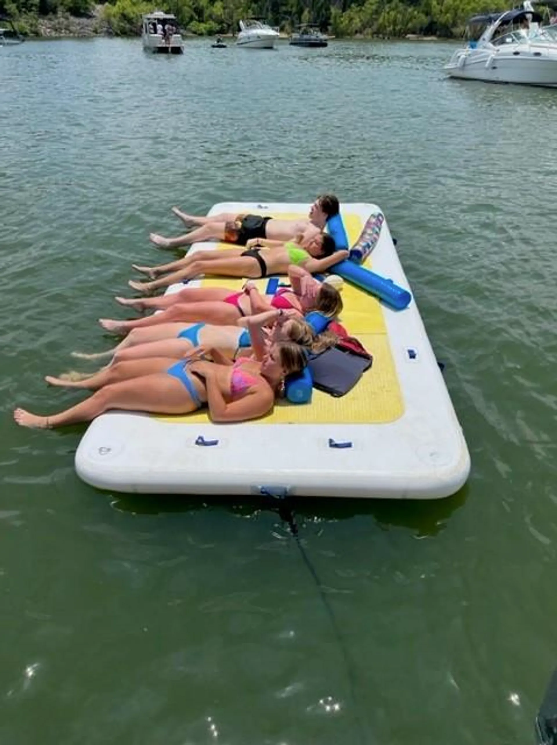 26 ft 225HP Tritoon For Rent on Lake Lewisville for 12 ppl