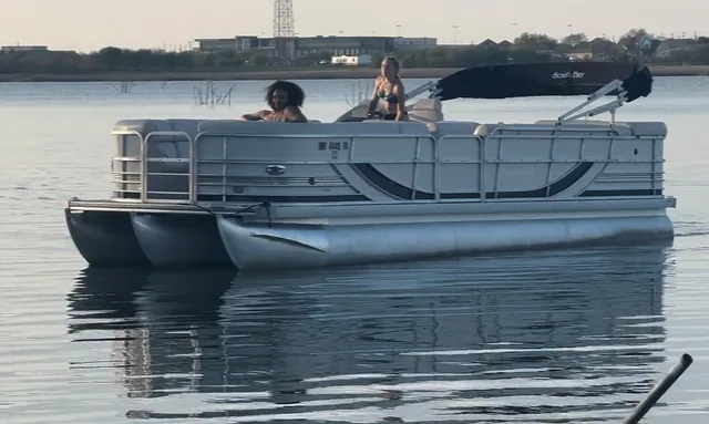 Rent a SOUTH BAY PONTOONS pontoon in The Colony, TX near me