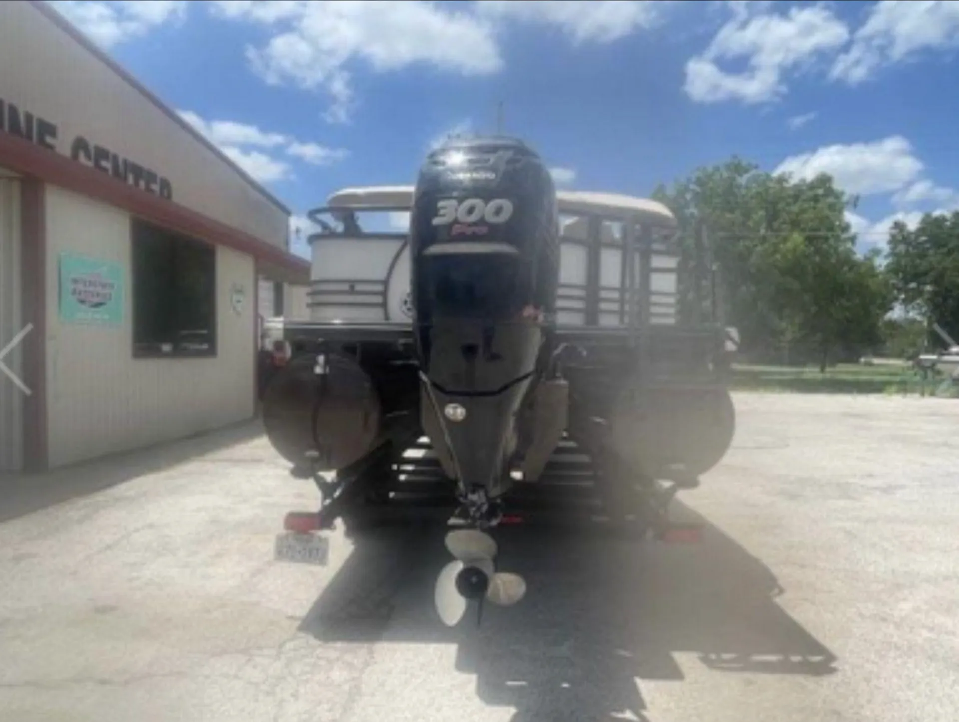 300 Hp Powered 27ft Regency Pontoon Boat in Lake Lewisville for 10 ppl