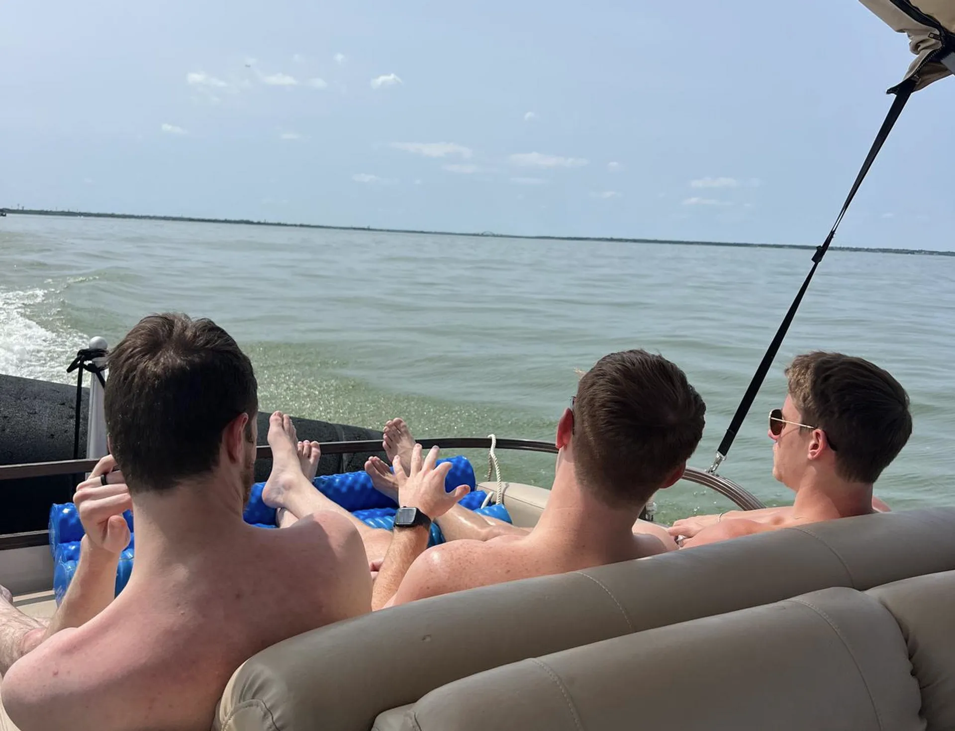 300 Hp Powered 27ft Regency Pontoon Boat in Lake Lewisville for 10 ppl