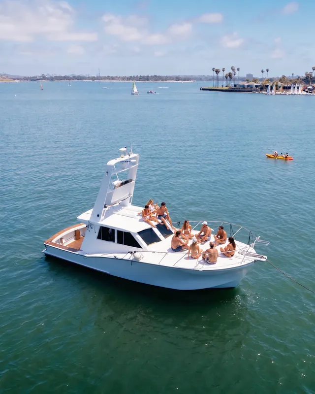 Rent a motor yacht in San Diego, CA near me
