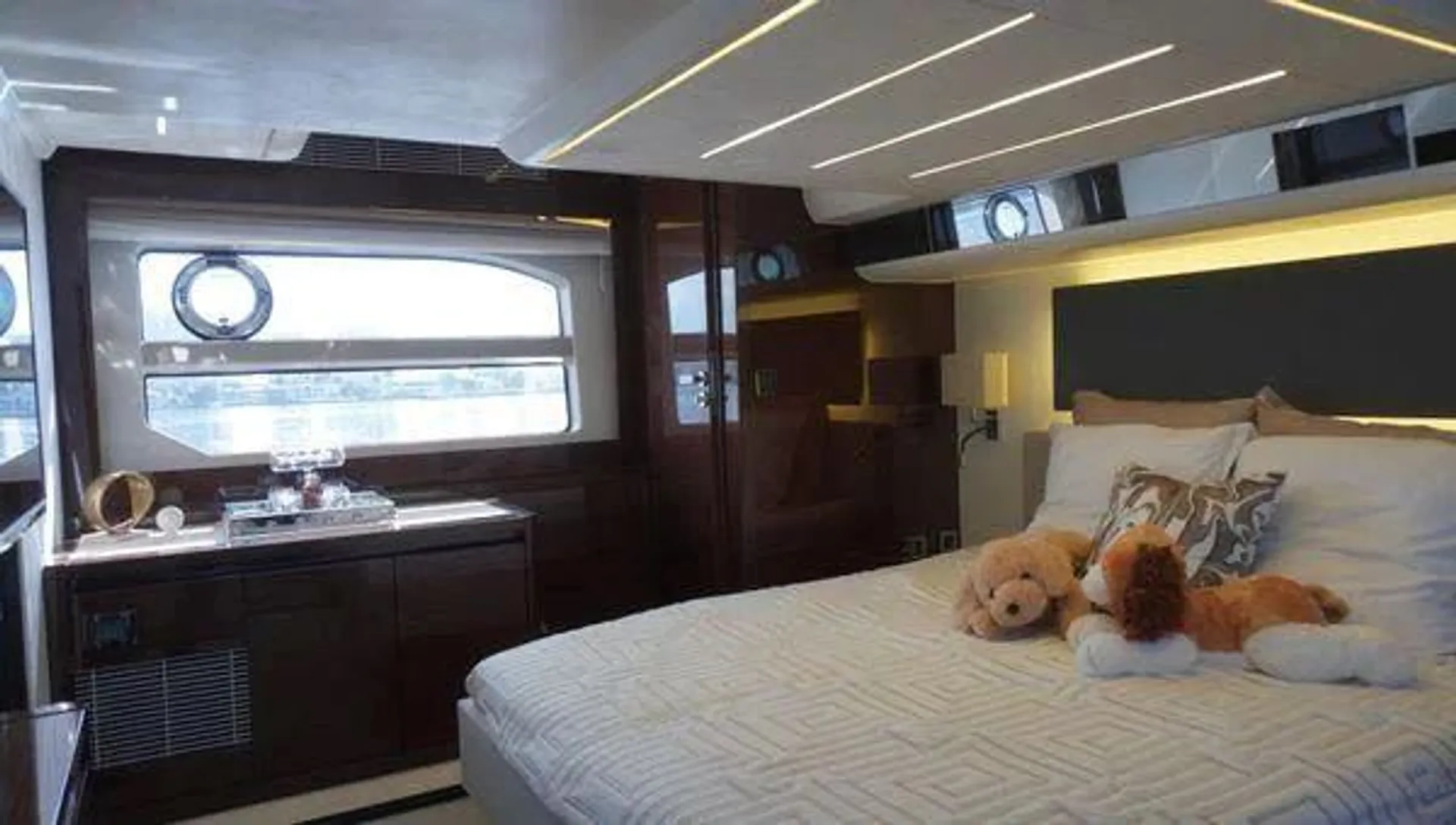 Prestige 65 ft luxury Yatch Experience 