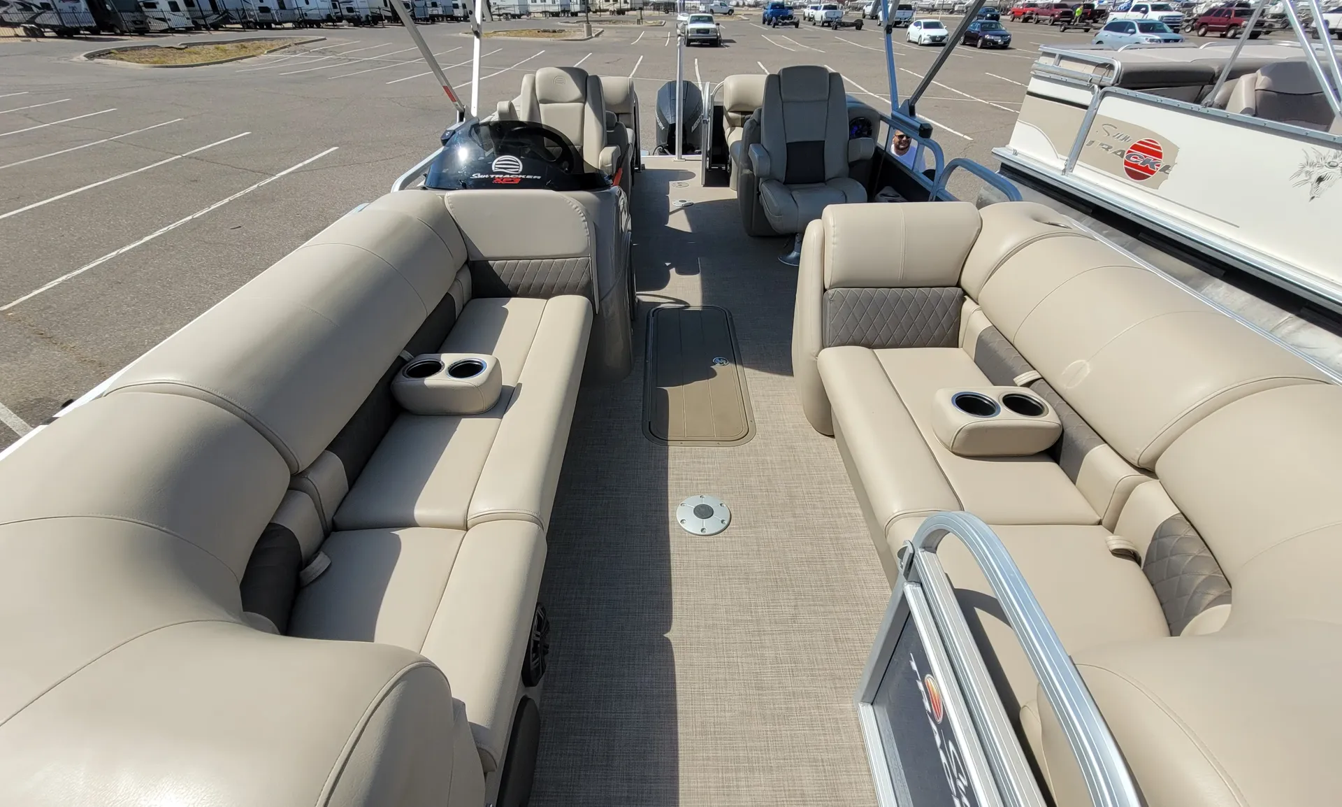 SUN TRACKER PARTY BARGE 22 DLX in Morristown, AZ — photo 3