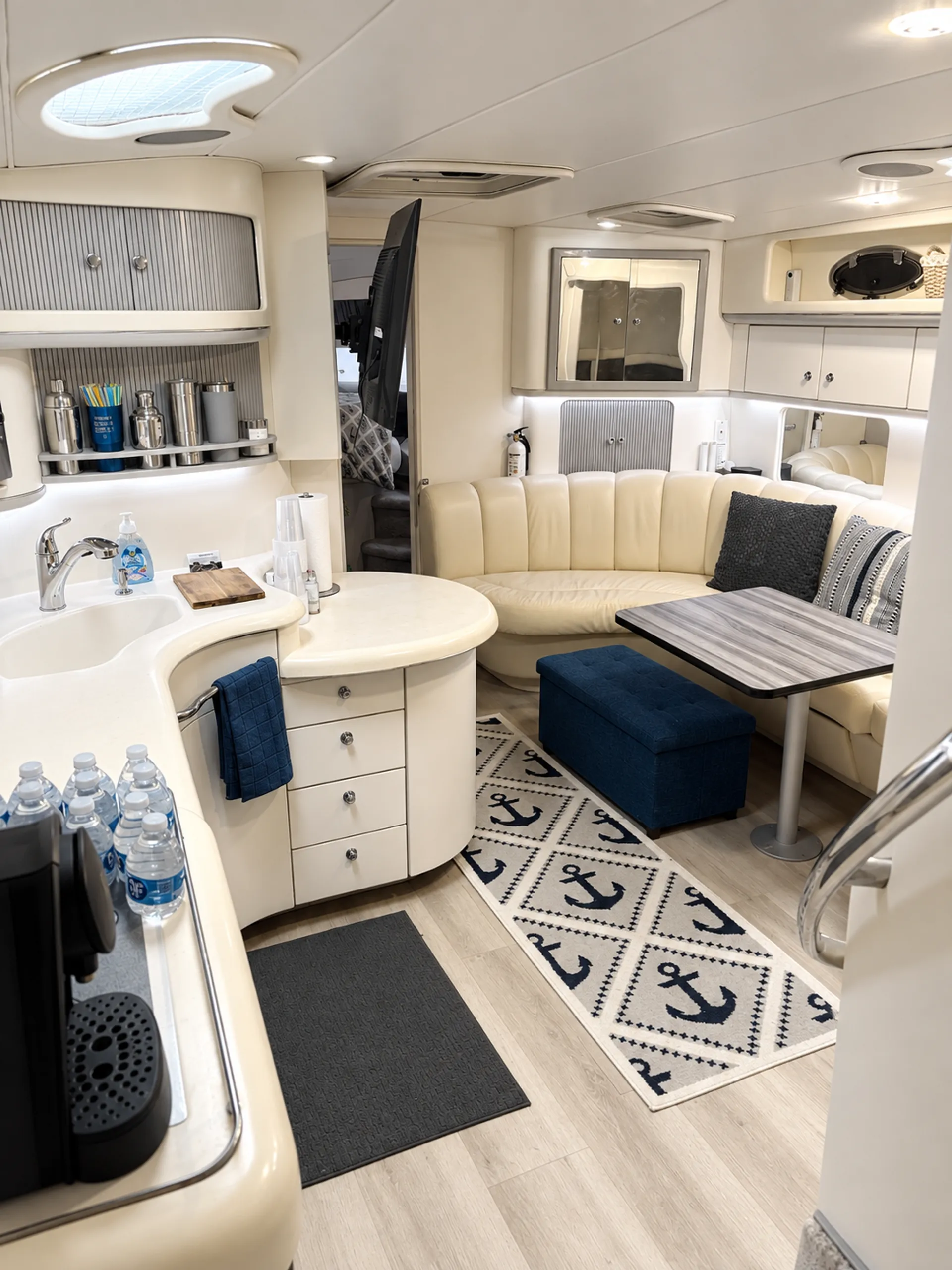 Sea Ray 450 Sundancer in San Diego, CA — photo 8