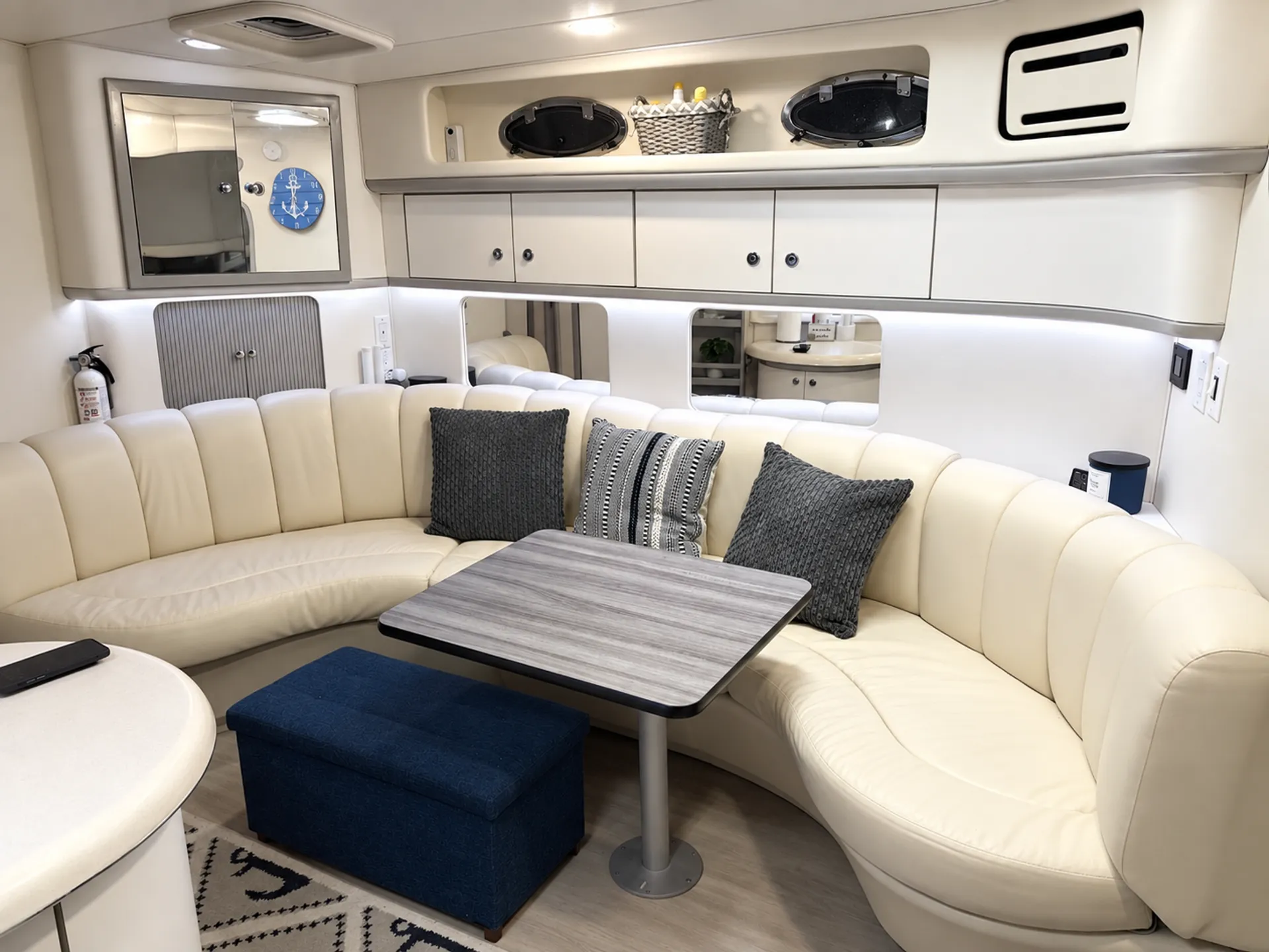 Sea Ray 450 Sundancer in San Diego, CA — photo 9