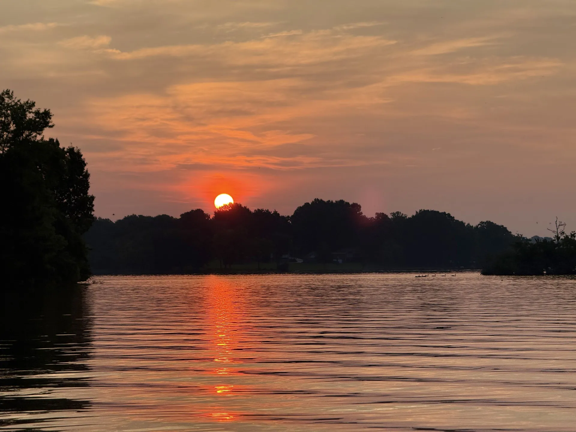 Experience Nashville Lake Life with 25' Malibu Wakeboat upto 12 Ppl
