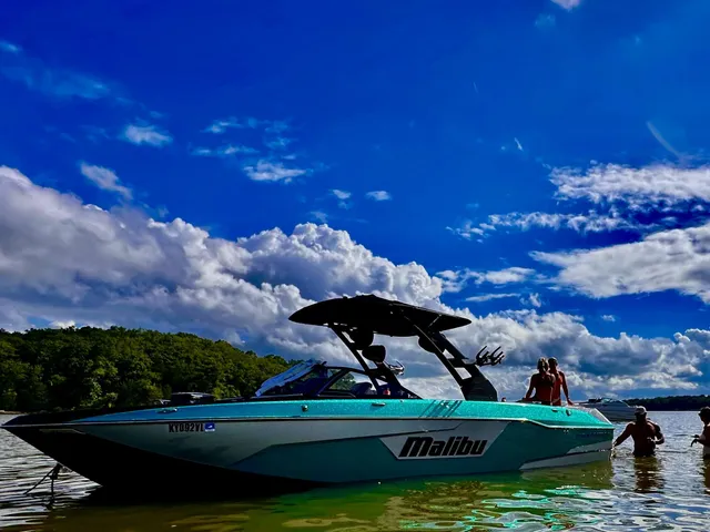 Rent a MALIBU BOATS ski and wakeboard in Hendersonville, TN near me