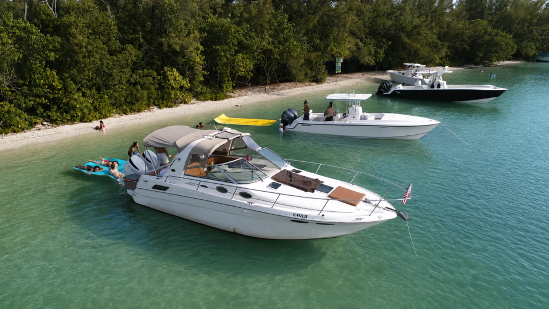 Sea Ray Boats 290 Sundancer  in Miami, FL — photo 2