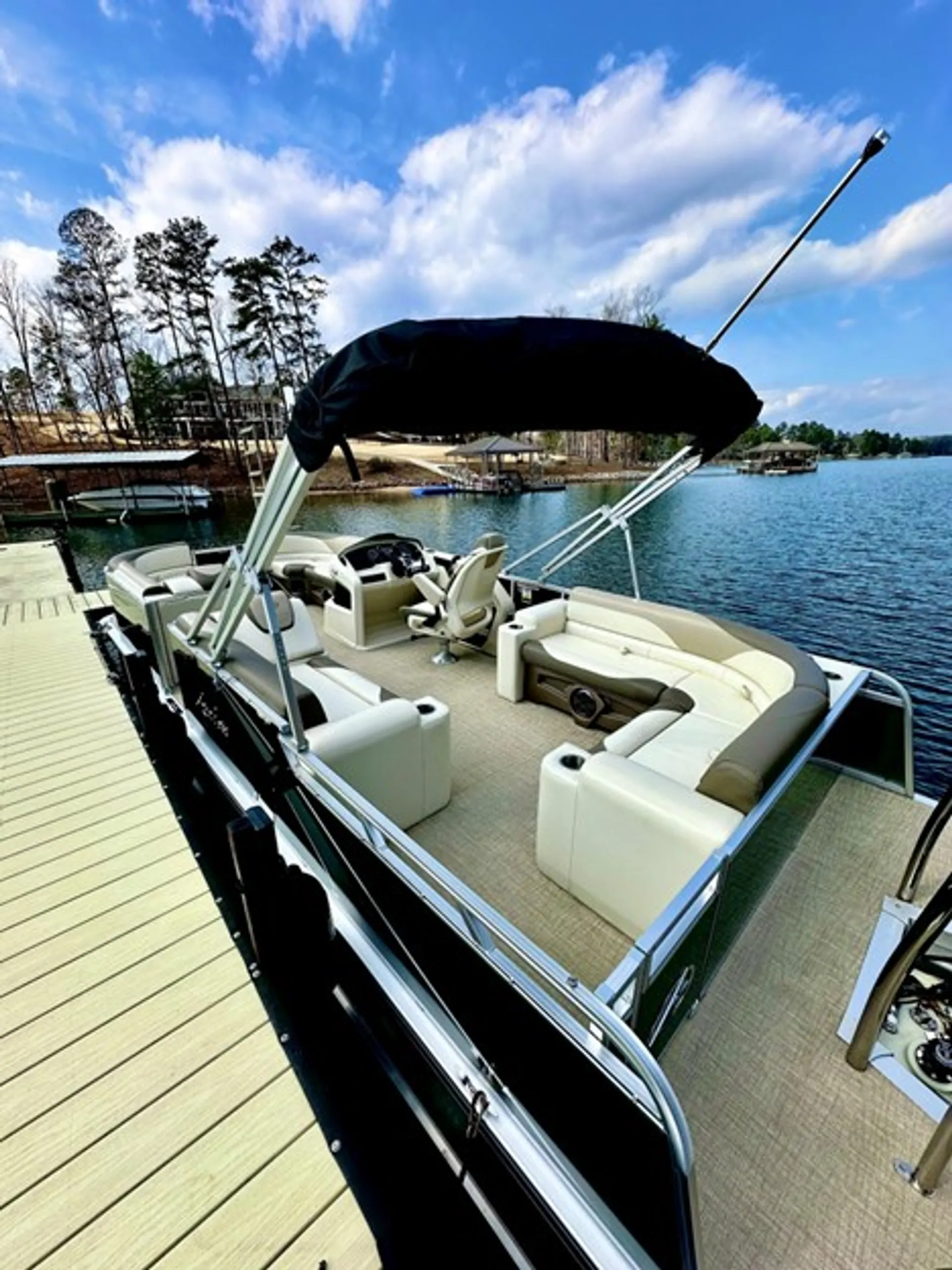 2024 23ft. Avalon LSZ Elite Pontoon on Lake Keowee