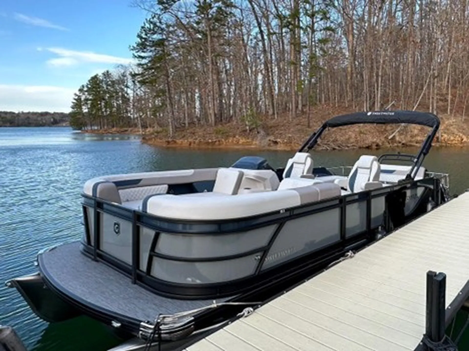 2025 Godfrey Sweetwater Lounge on Beautiful Lake Keowee