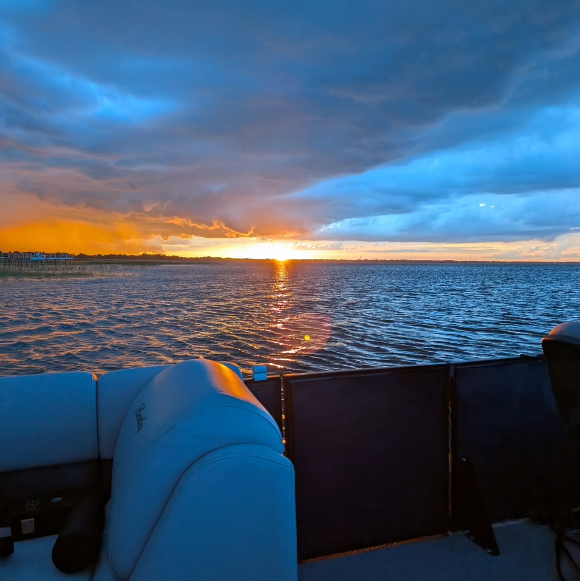 2022 Bentley 20’. Perfect for Sandbars, Family Days, Sunset Cruises