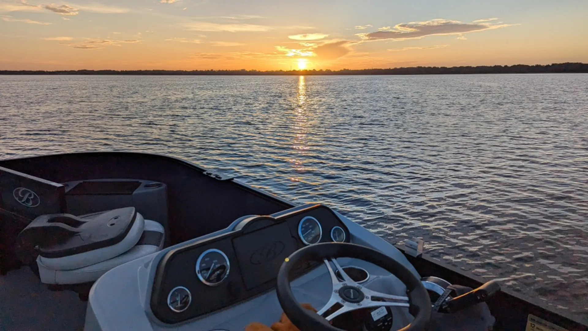 2022 Bentley 20’. Perfect for Sandbars, Family Days, Sunset Cruises