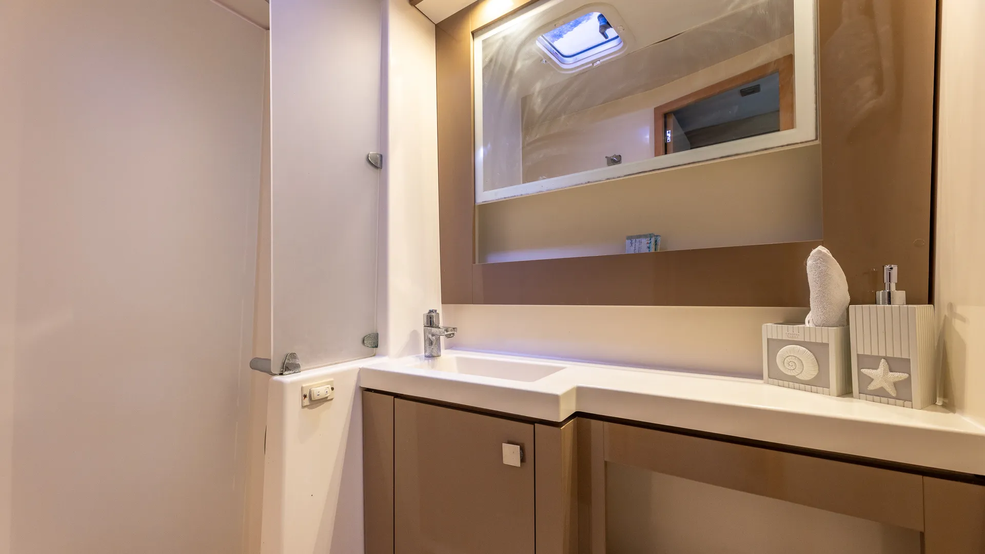 FOUNTAINE-PAJOT HELIA 44 EVOLUTION in Miami, FL — photo 5