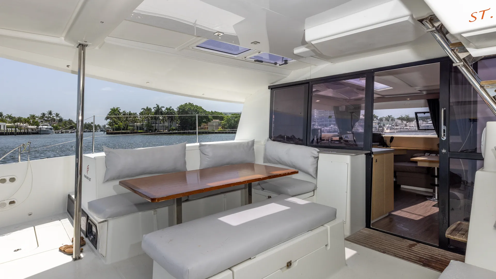 FOUNTAINE-PAJOT HELIA 44 EVOLUTION in Miami, FL — photo 10