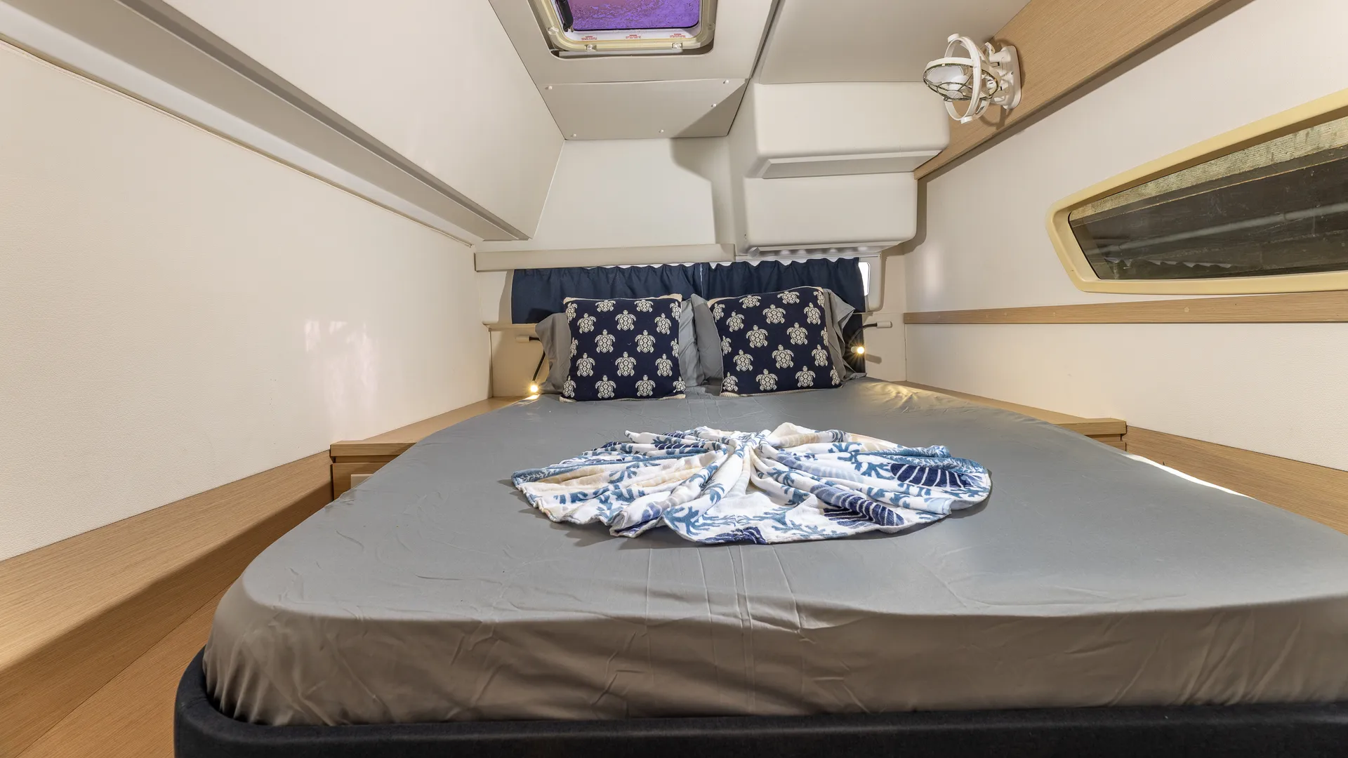 Spacious 44' Sailing Catamaran– Miami Sandbar & Sunset Escapes