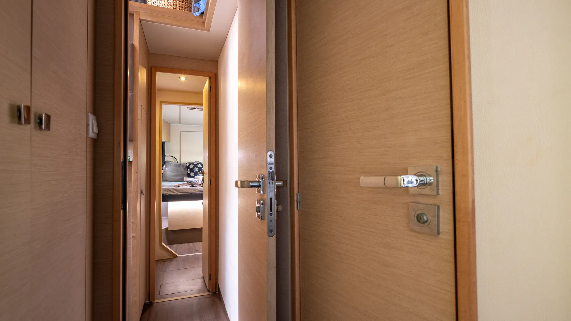 Spacious 44' Sailing Catamaran– Miami Sandbar & Sunset Escapes