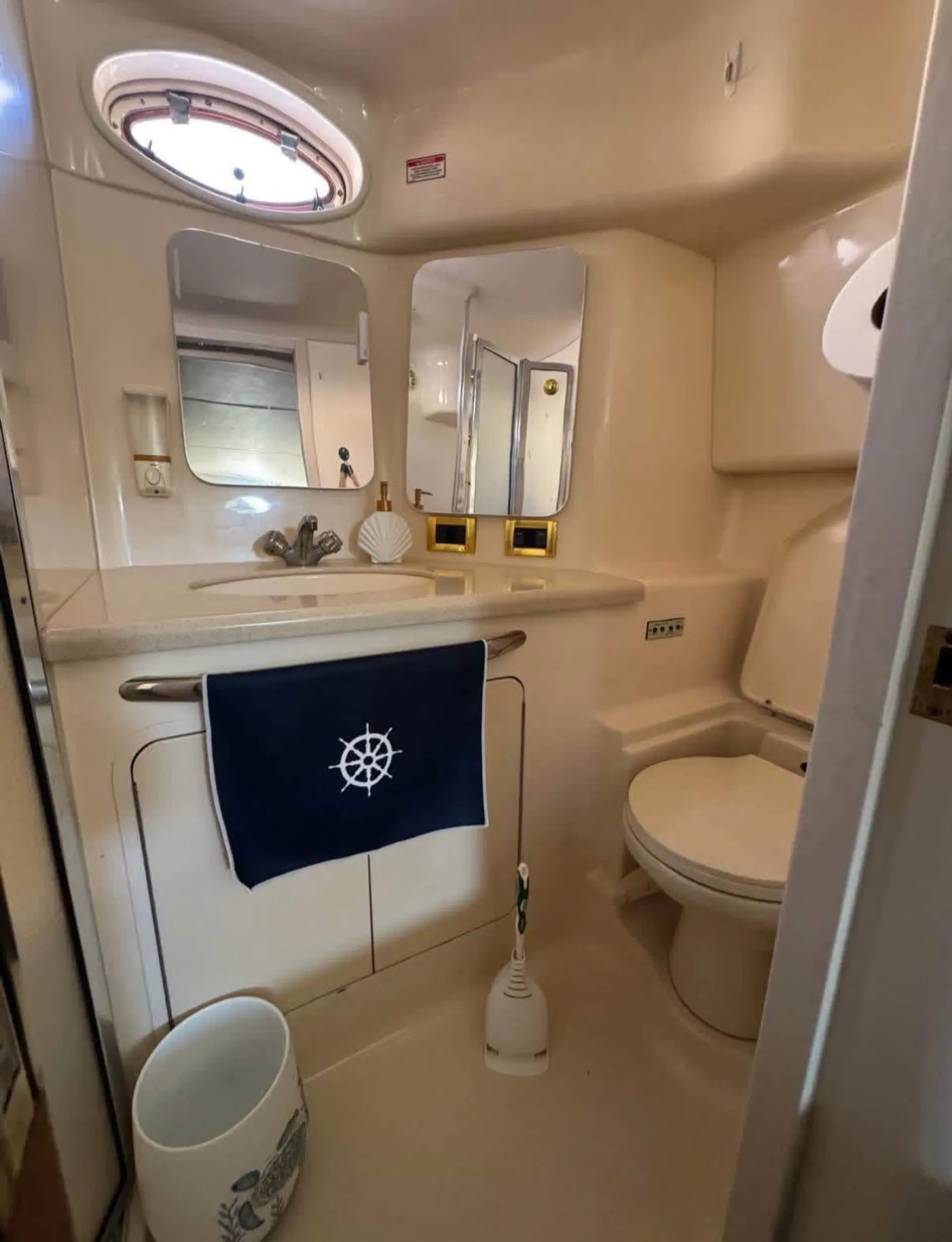 Sea Ray Boats Flybridge  in Miami, FL — photo 8