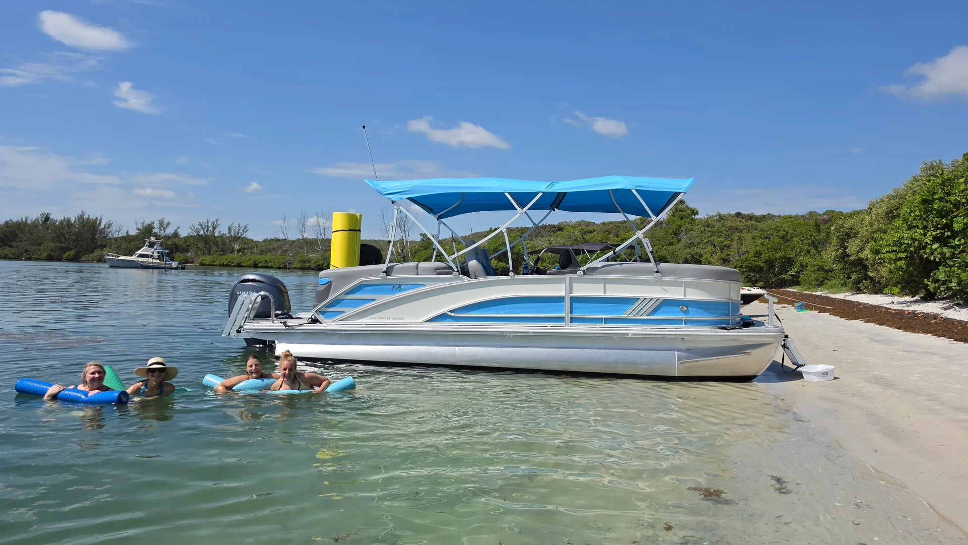 BENNINGTON MARINE 22 MFB TRITOON PERFORMANCE PACKAGE in Jupiter, FL — photo 9