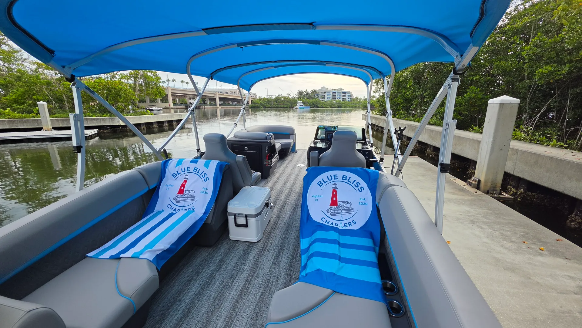 BENNINGTON MARINE 22 MFB TRITOON PERFORMANCE PACKAGE in Jupiter, FL — photo 8