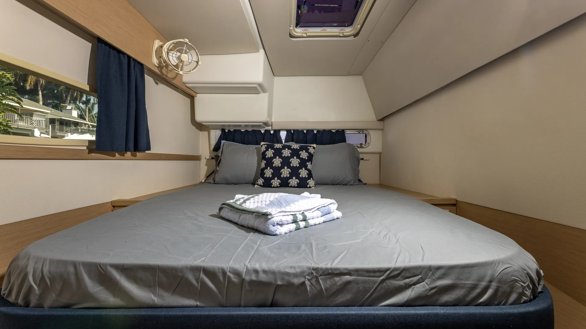 Spacious 44' Sailing Catamaran– Miami Sandbar & Sunset Escapes