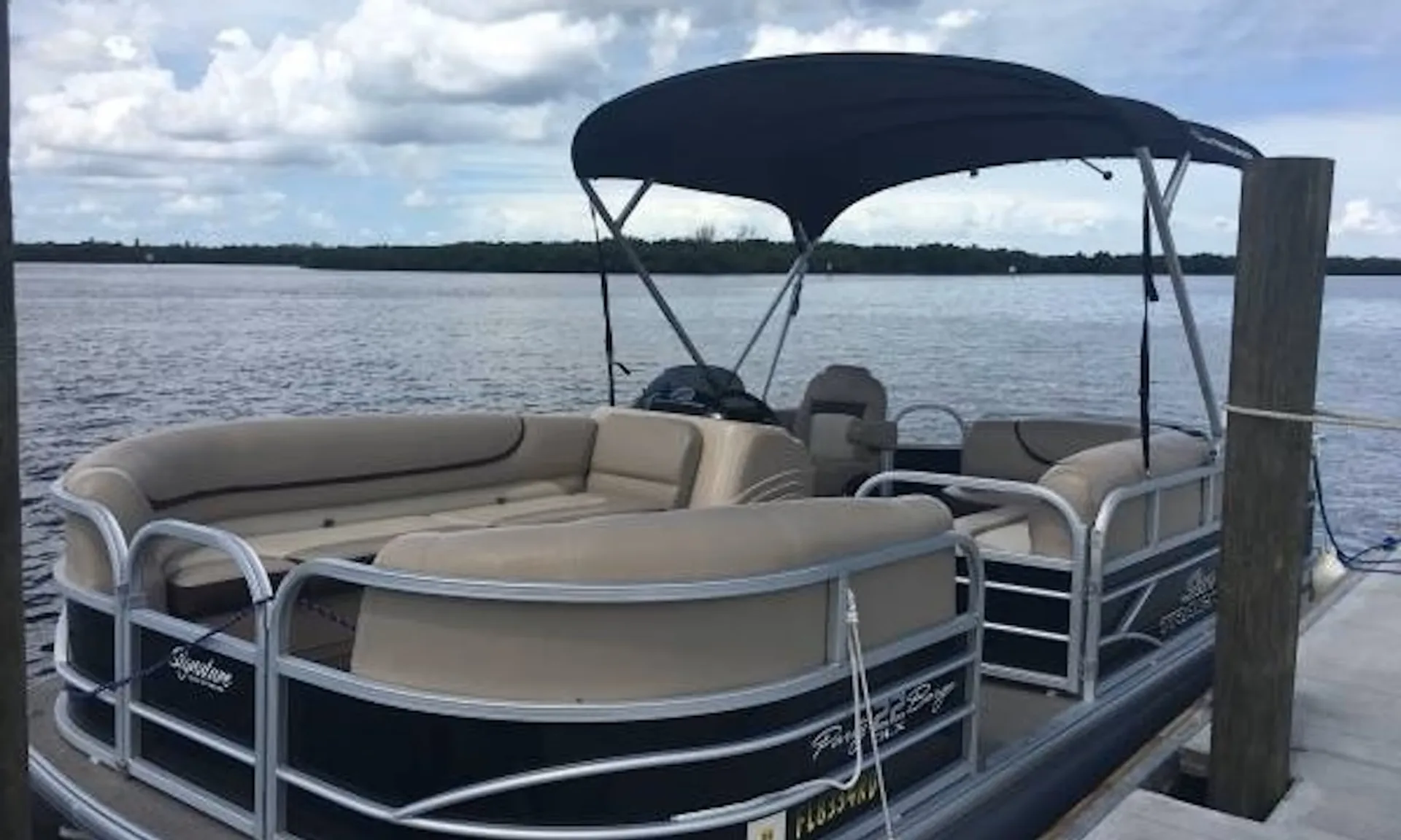 SUN TRACKER PARTY BARGE 20 DLX in Pottsboro, TX