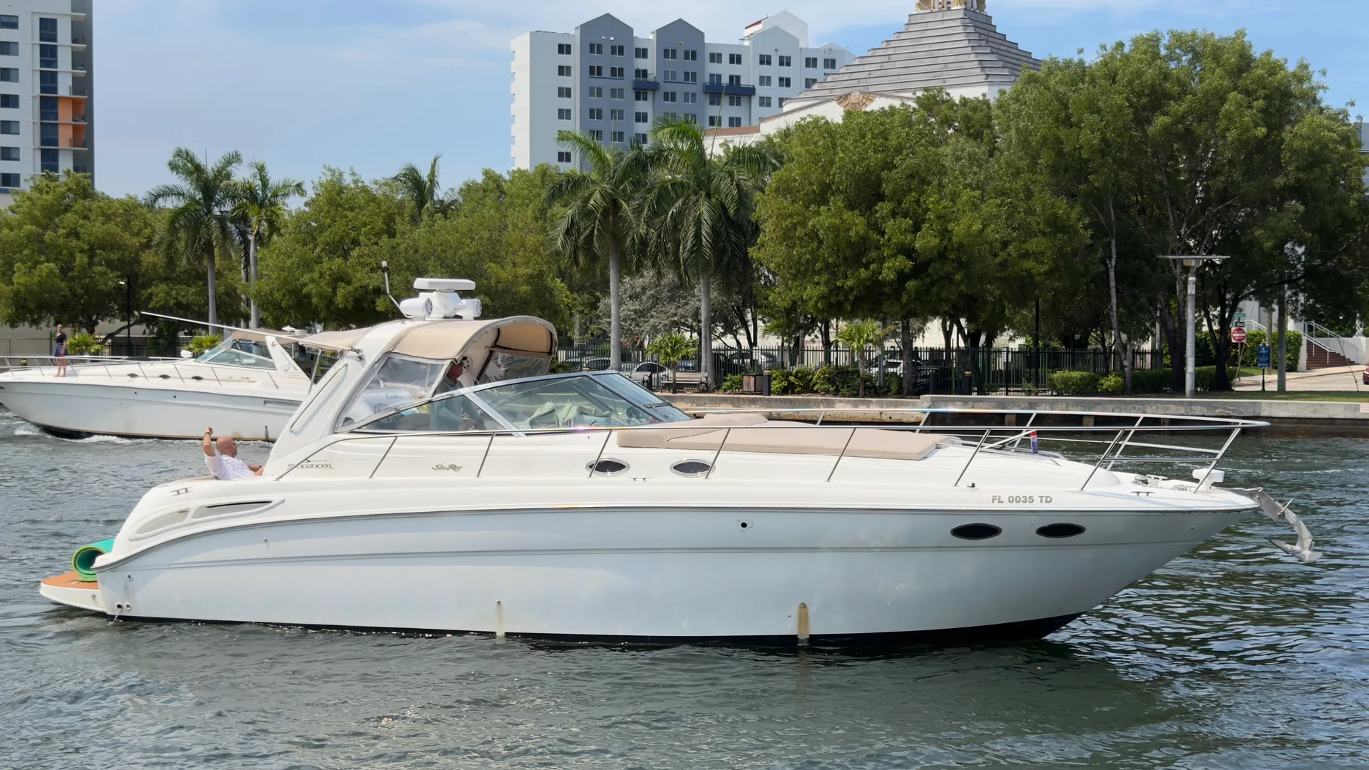 😍42ft Luxury Cruising Boat – Miami😍