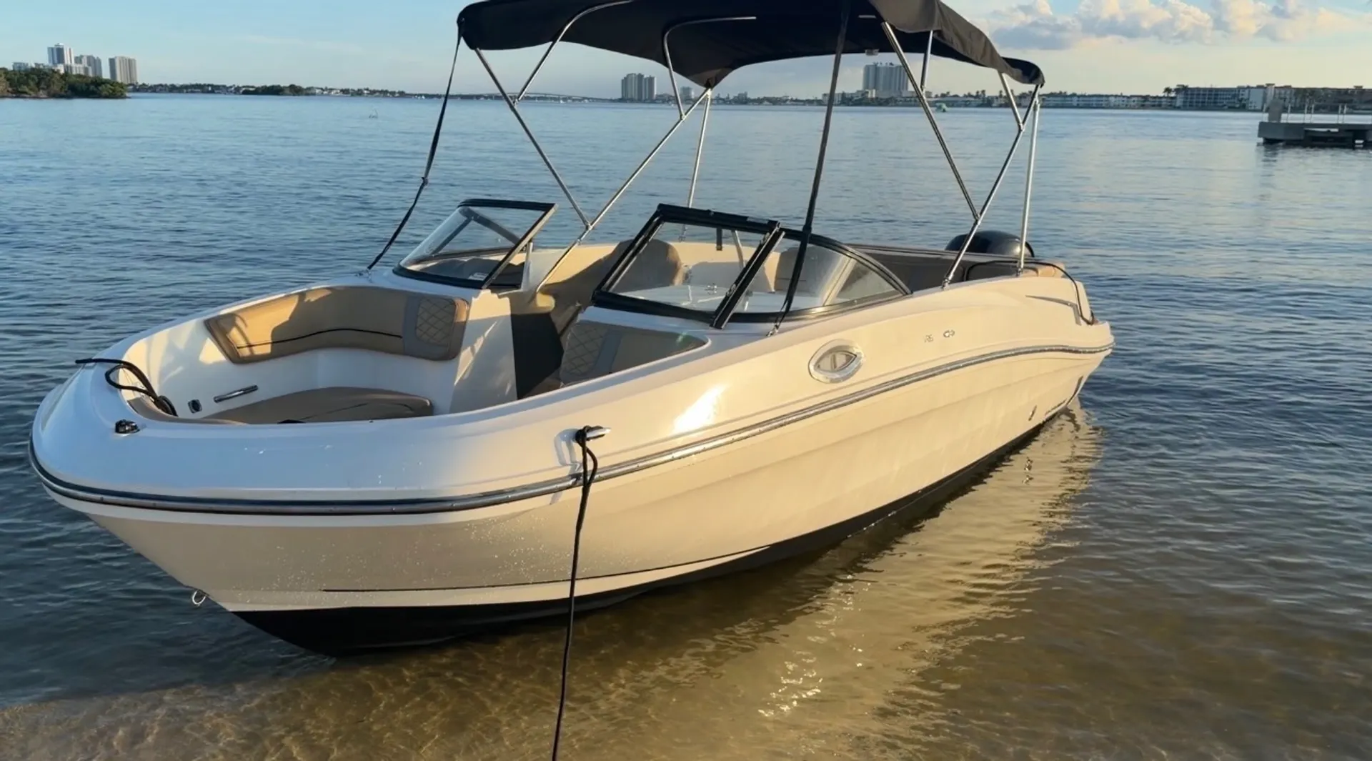 BAYLINER VR6 BOWRIDER in Riviera Beach, FL