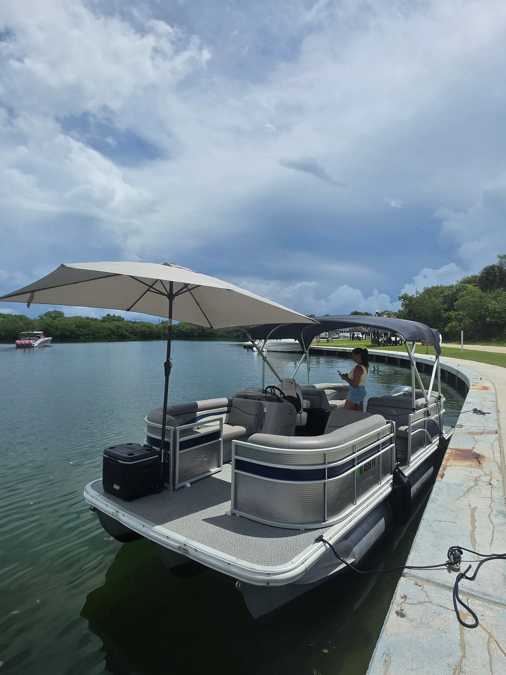 BENNINGTON MARINE 22 SS in North Miami Beach, FL — photo 4