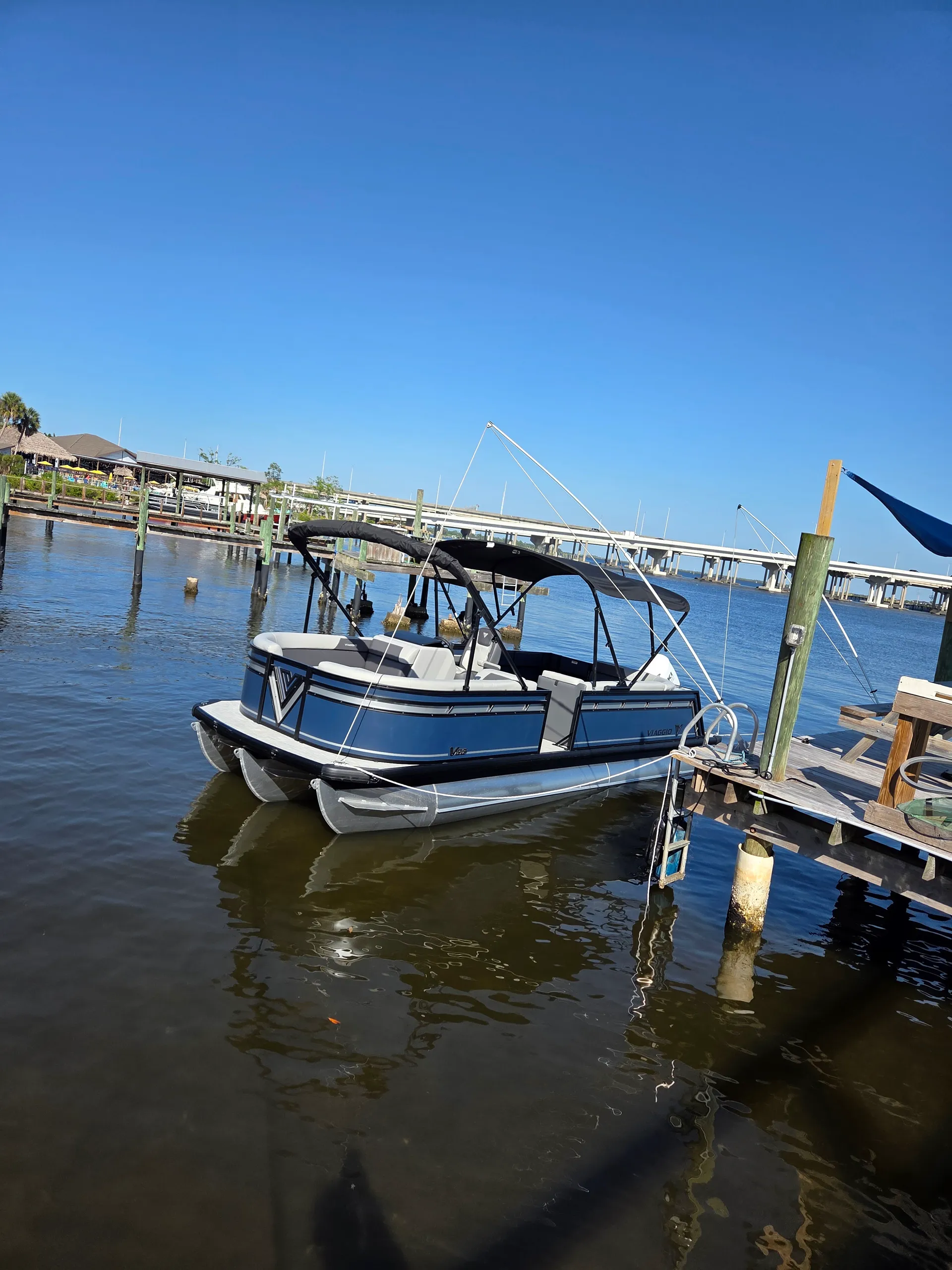 VIAGGIO BY MISTY HARBOR LAGO V 22U TRITOON in Ellenton, FL — photo 4