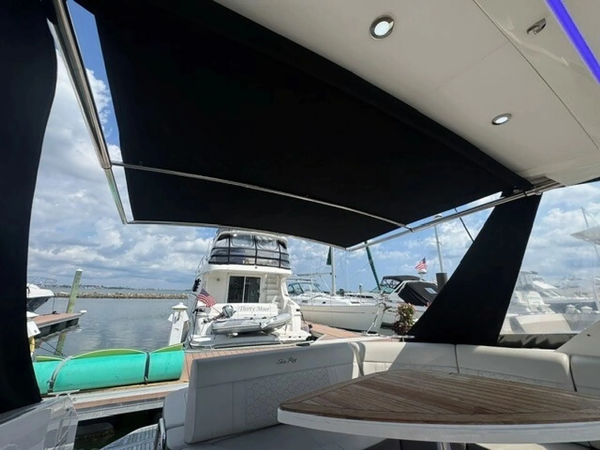 SEA RAY BOATS SUNDANCER 320 in New York, NY — photo 6