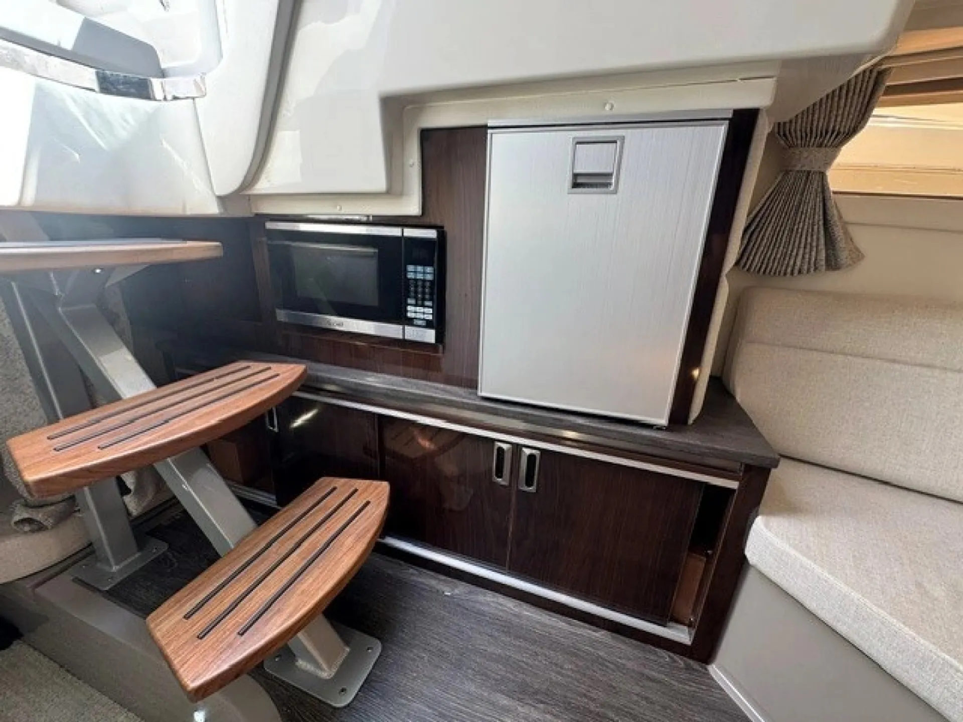 SEA RAY BOATS SUNDANCER 320 in New York, NY — photo 8
