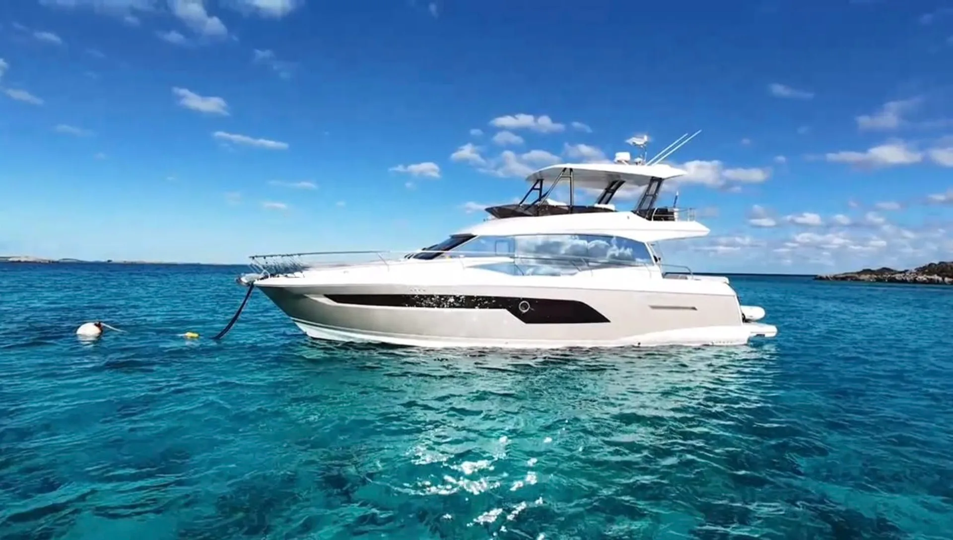 Beneteau USA Prestige 520 Flybridge  in North Miami, FL — photo 2