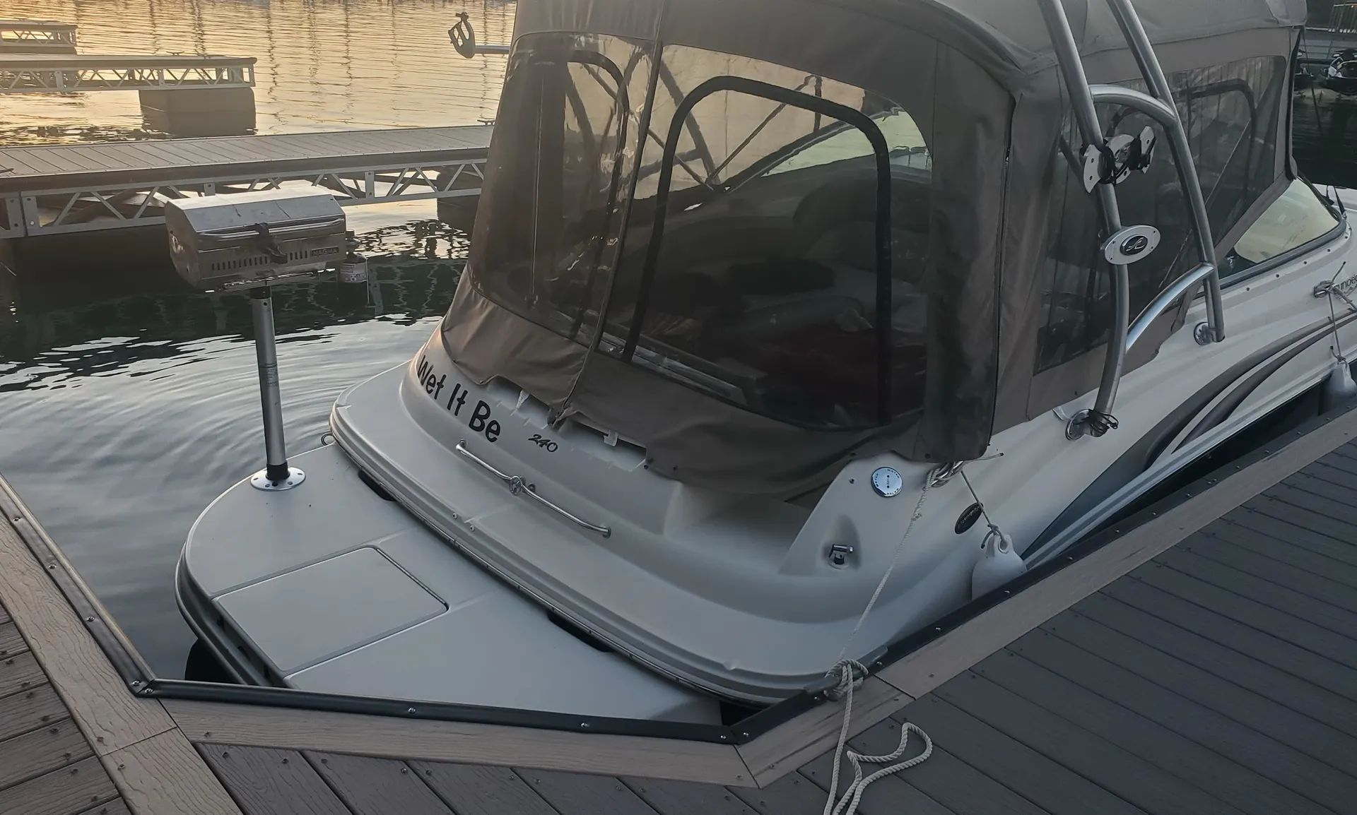 Sea Ray Boats 240 Sundeck in Buford, GA — photo 5