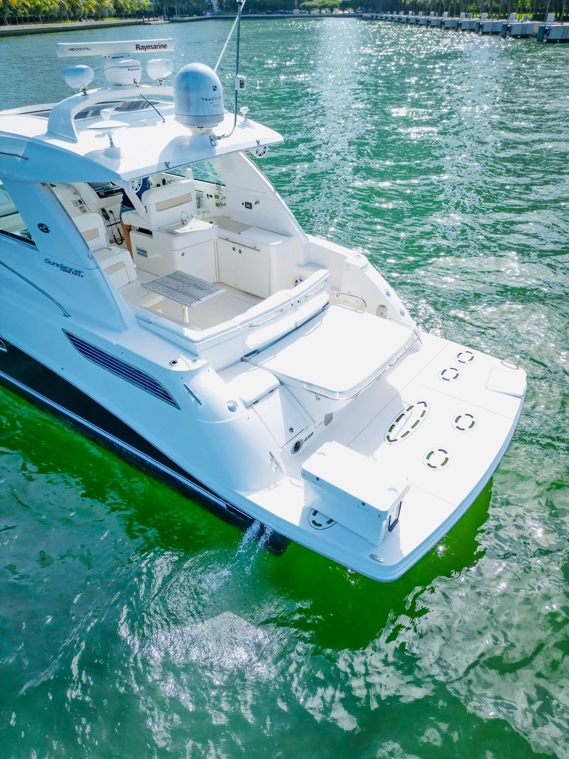 SEA RAY BOATS 450 SUNDANCER (ZEUS DRIVE) in Miami, FL — photo 3