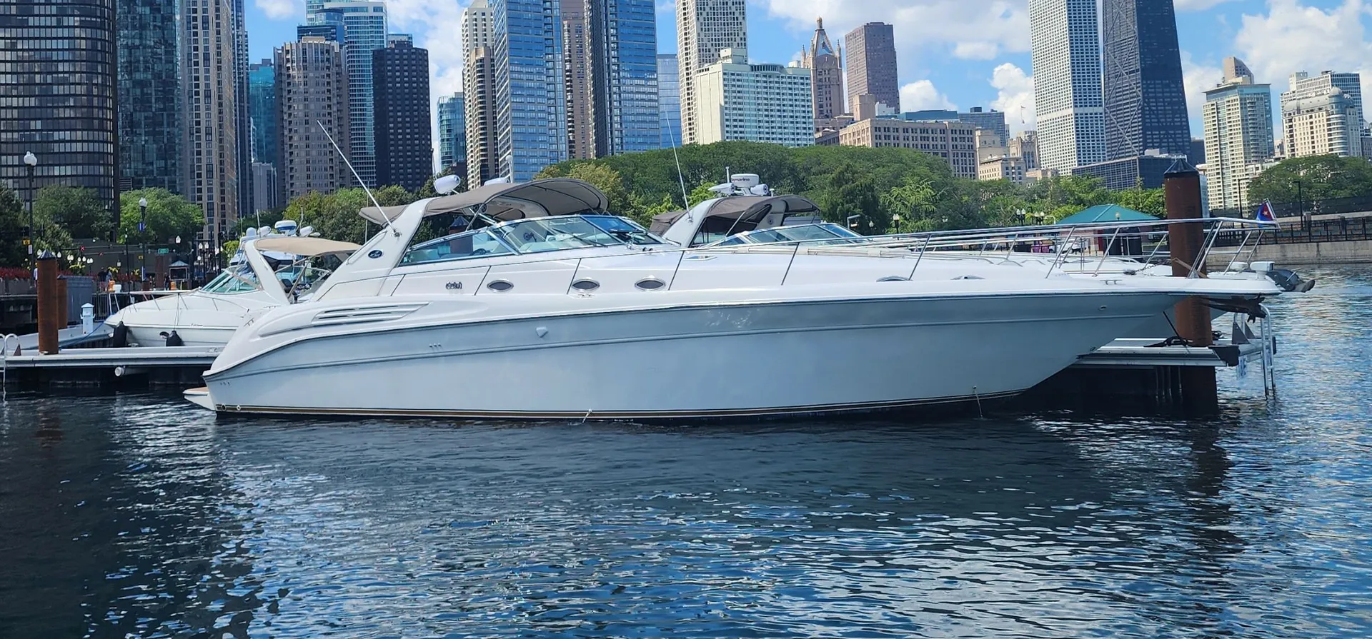 Sea Ray Boats 450 Sea Ray Sundancer in Chicago, IL
