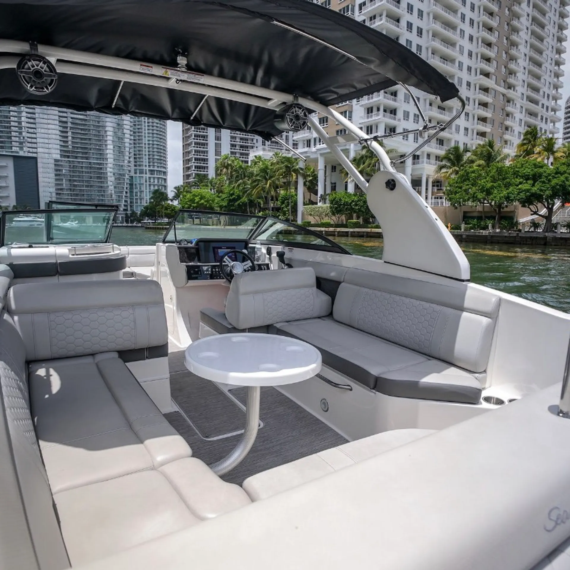 SEA RAY BOATS SDX 270 in Miami, FL — photo 6