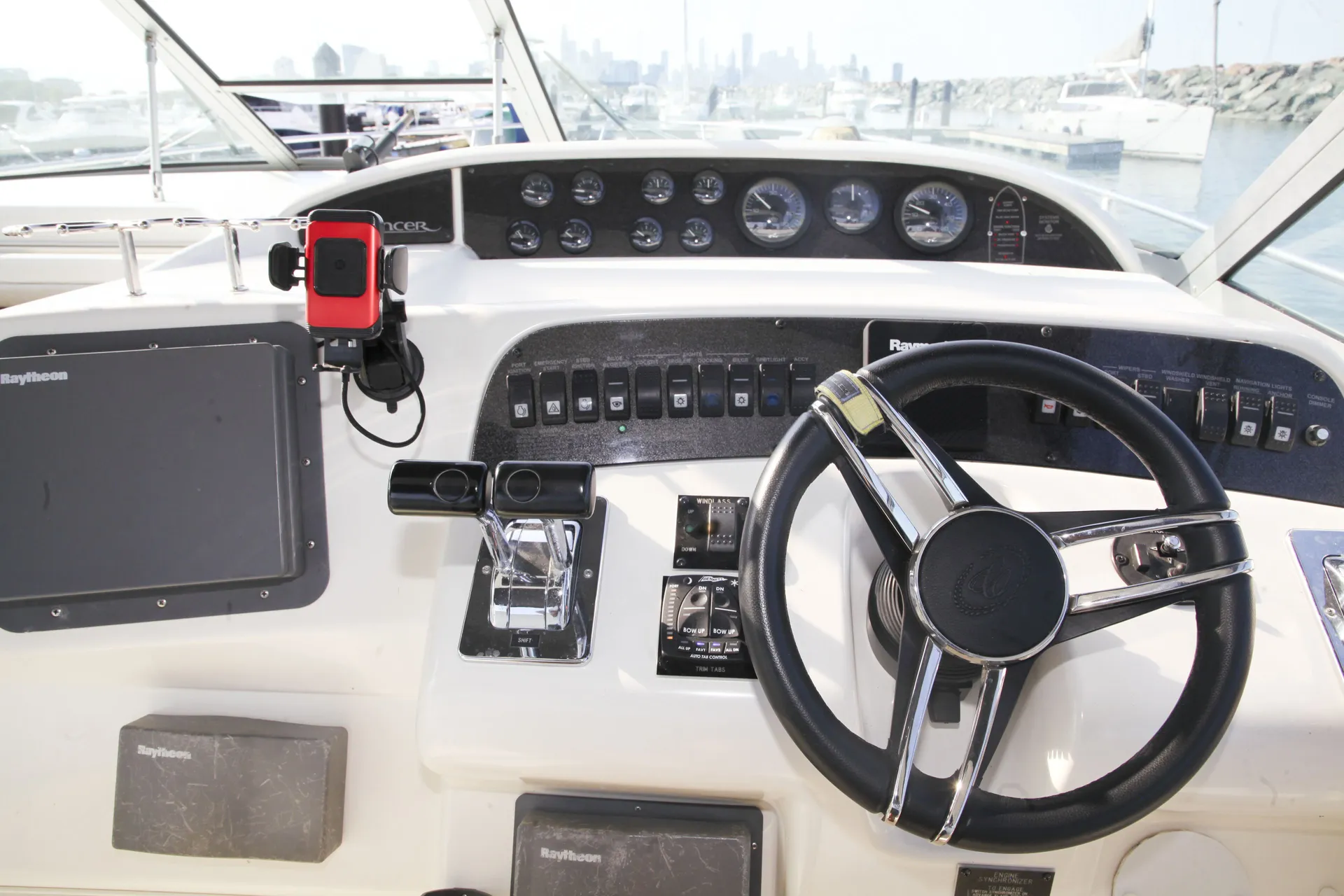 Sea Ray Boats 370 Sundancer in Chicago, IL — photo 5